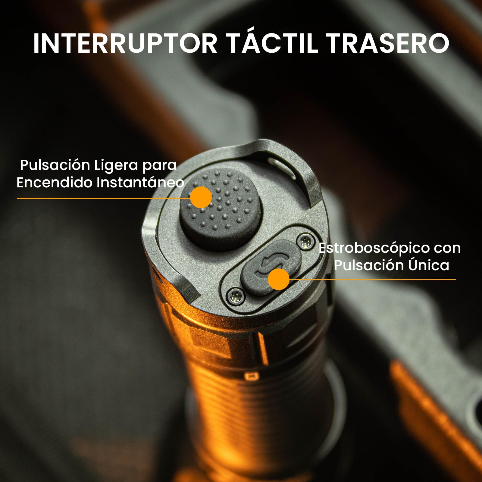 Sofirn SF26 Linterna Táctica 2000 lm, 964 m Largo Alcance Linterna LED, Interruptor Trasero Táctico y Acceso Rápido a Estrobo, USB-C Recargable, IPX8 para Outdoor, Caza, Seguridad