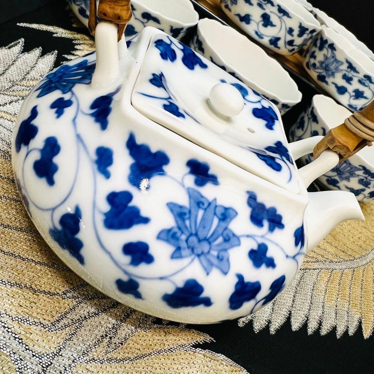 有田焼宮内庁御用達レトロ深川製磁染付唐草文急須1客&茶碗9客