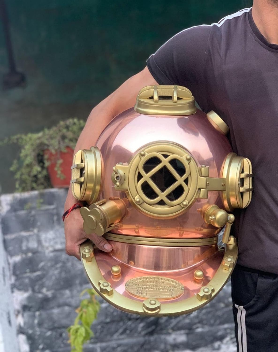 Handcrafted Diving Helmet with Premium Material and Heavy Duty Fittings | Professional-Grade Protection for Divers