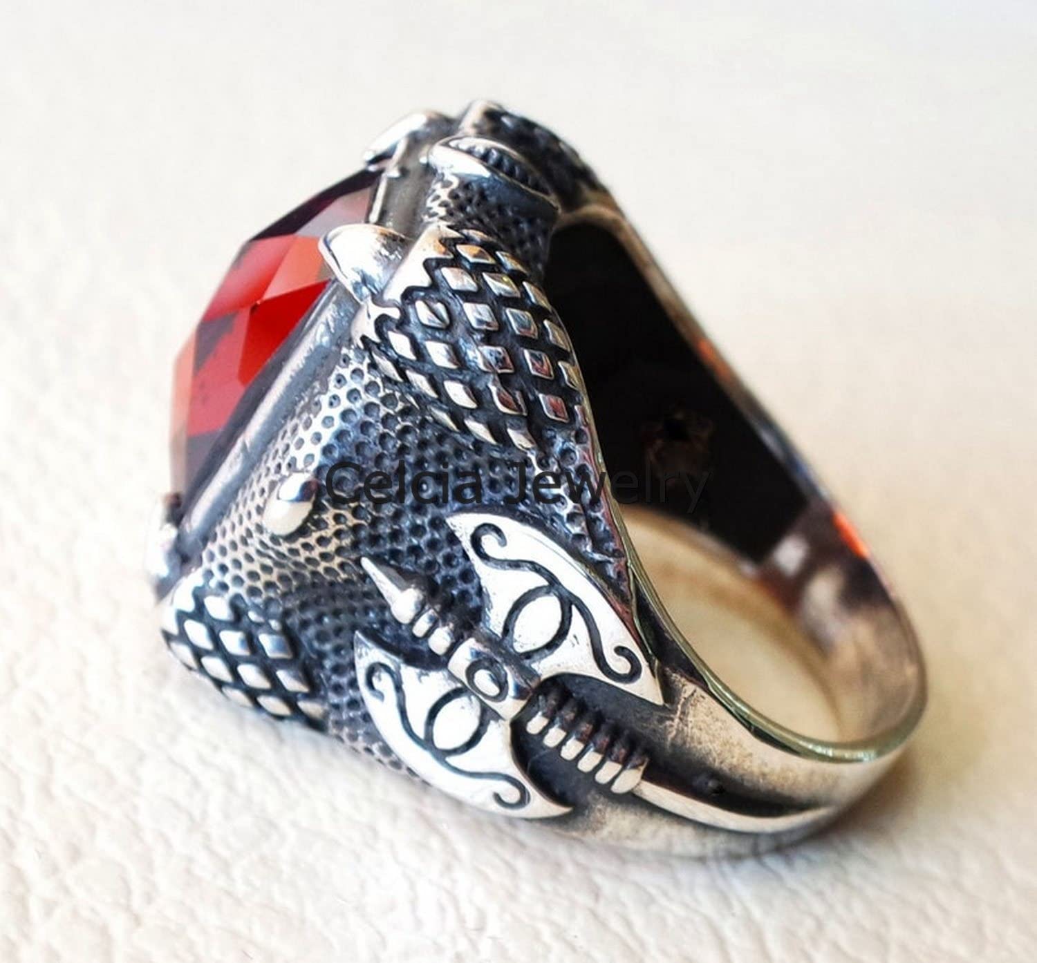 Anillo de hacha medieval de piedra preciosa de granate natural, anillo de hombre clásico hecho a mano, anillo de regalos de boda de promesa de declaración