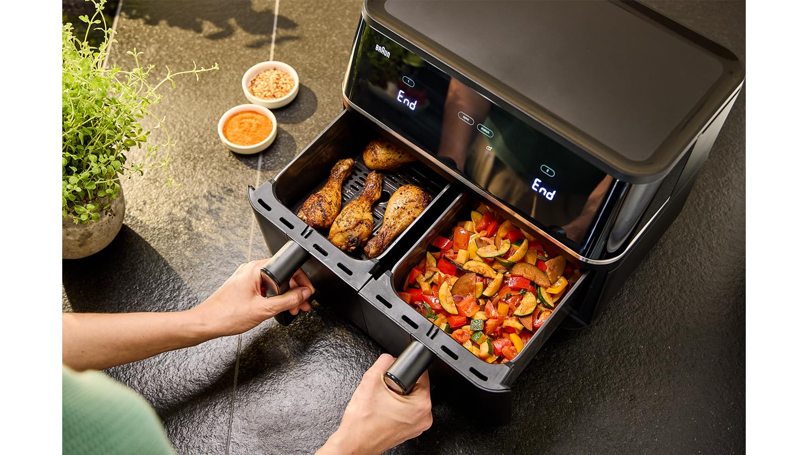 Braun TwinCook 5 TD5030IBK, Heißluftfritteuse mit 10L Fassungsvermögen, 80-200°, PFAS-freie Keramikbeschichtung, RealAir Technology, 8 Programme, Touch Control, spülmaschinenfest, 2400W, Schwarz