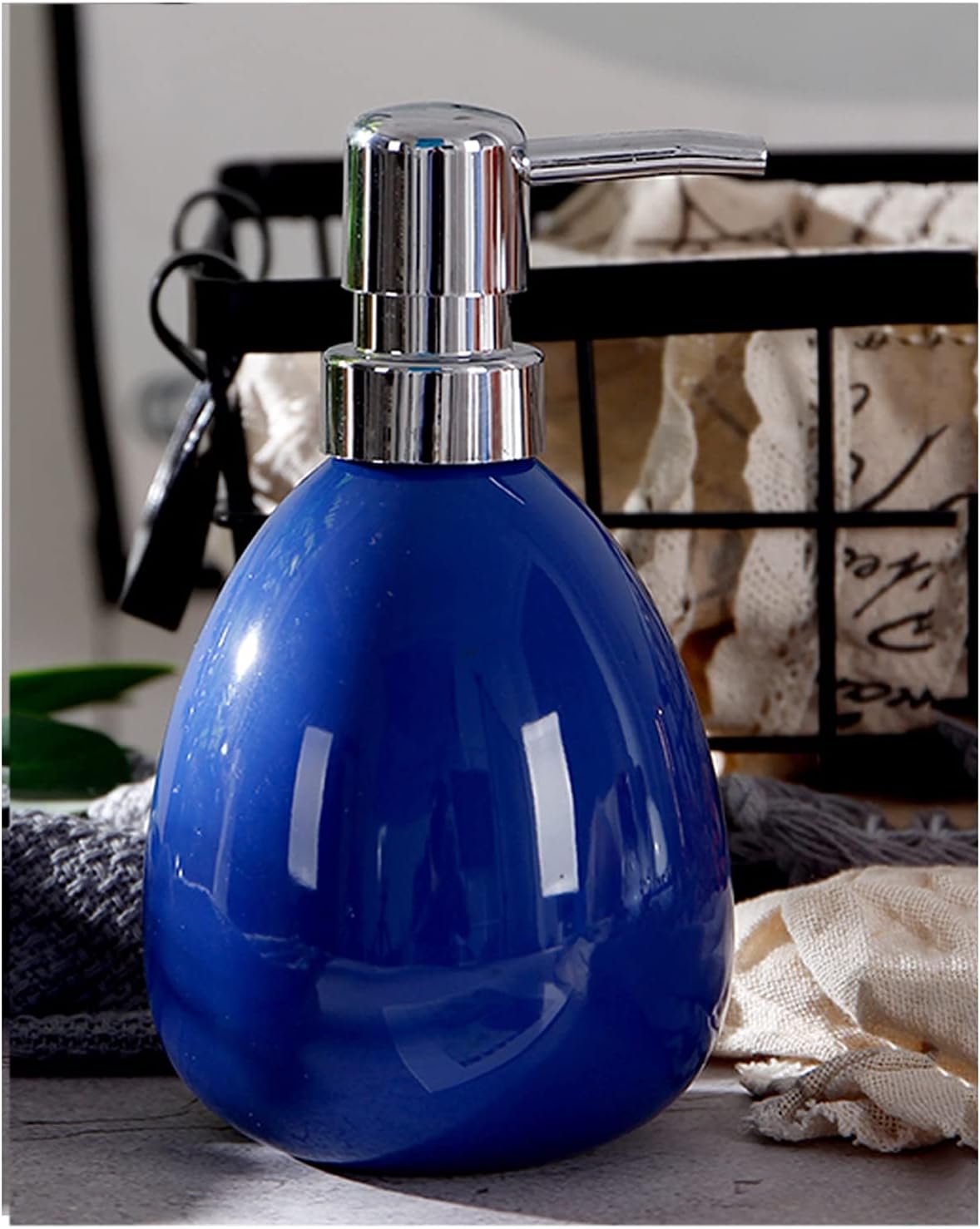 Amazon｜ソープディスペンサー 手動のセラミックローションボトルステンレススチールポンプヘッドソープディスペンサー大容量ホワイトブルー