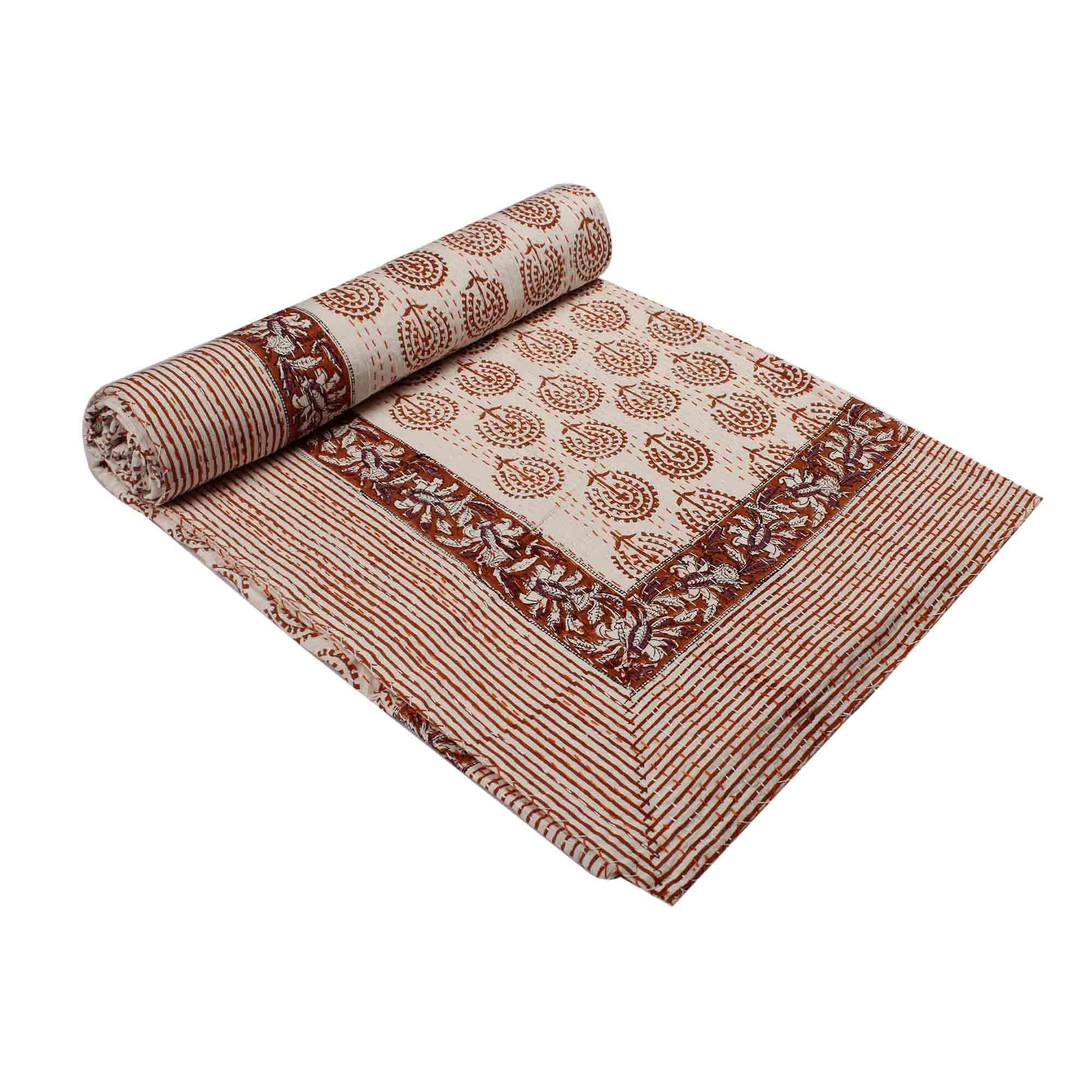 Couverture kantha imprimé floral pour un salon bohème chic et un lit doux style indien traditionnel