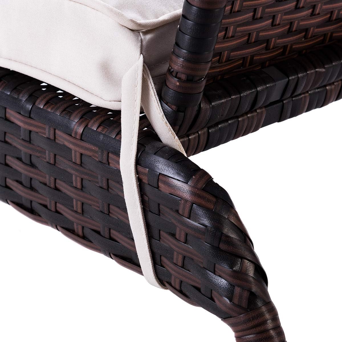 Close-up of the cushion tie on the armchair