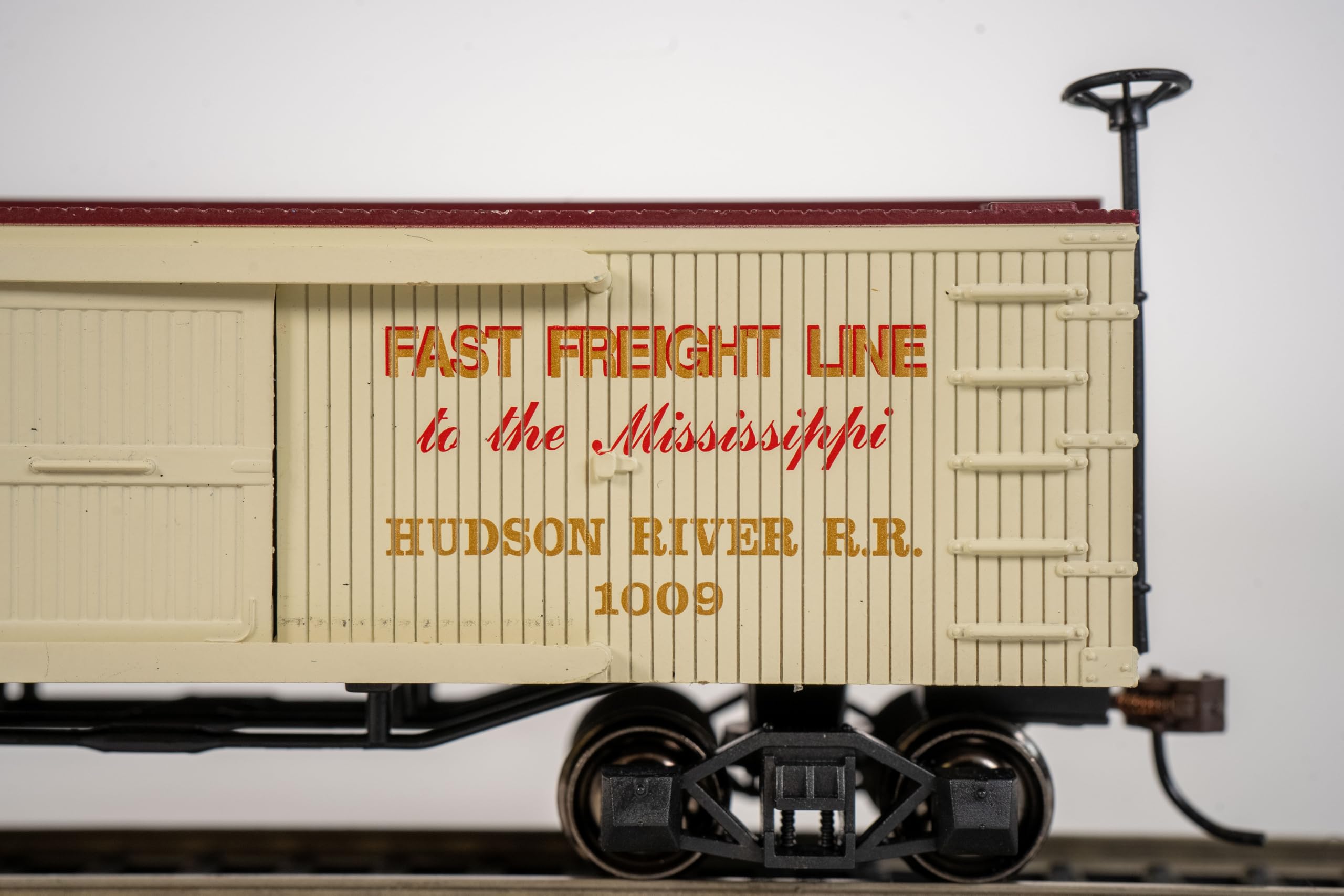 Old-Time Box Car - New York Central & Hudson Railroad - HO Scale