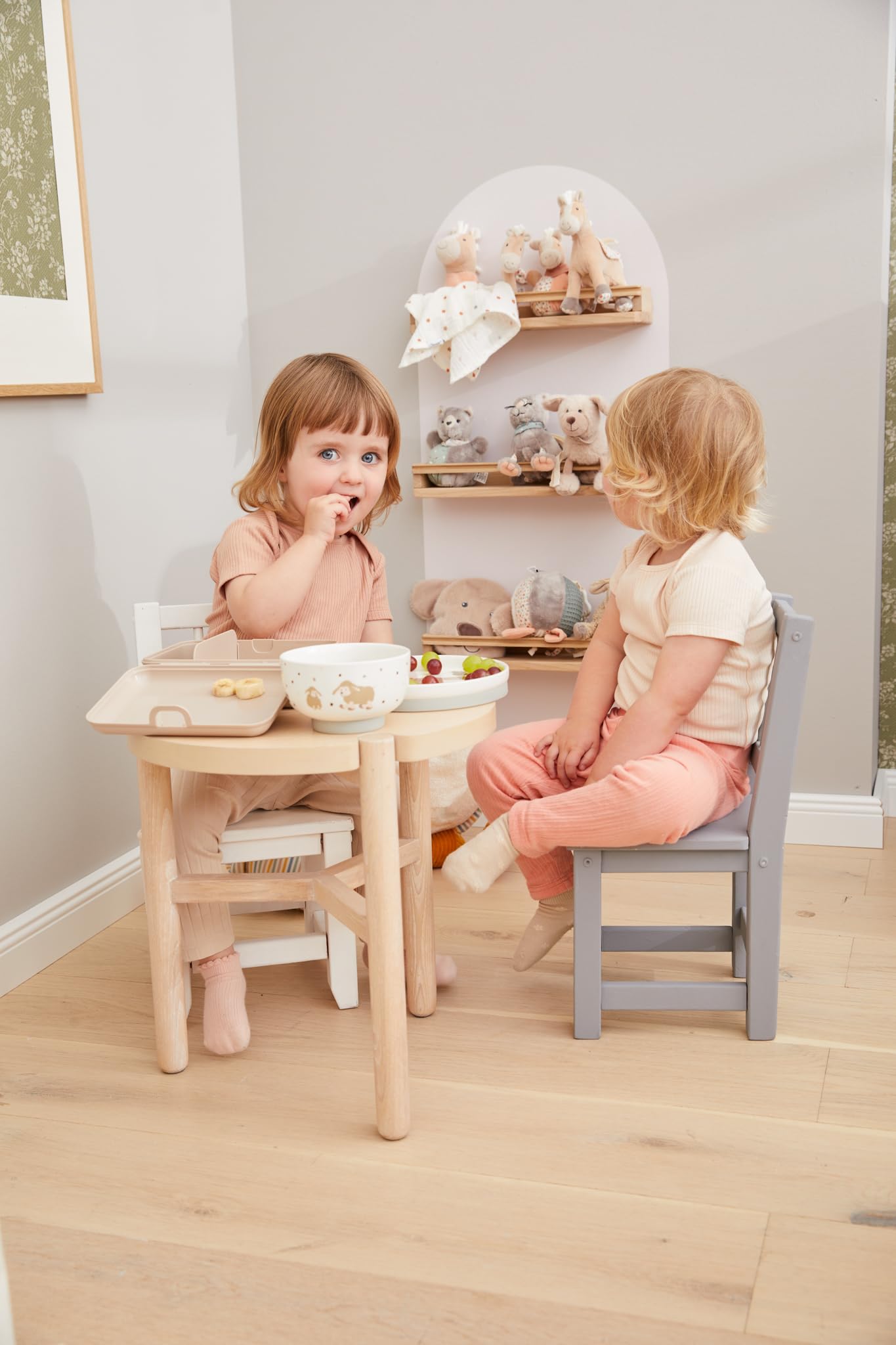 Sterntaler Set di stoviglie in porcellana fattoria – Set di stoviglie con base in silicone antiscivolo e rimovibile – stoviglie per bambini e bambini con piatto, ciotola da 400 ml e tazza da 200 ml
