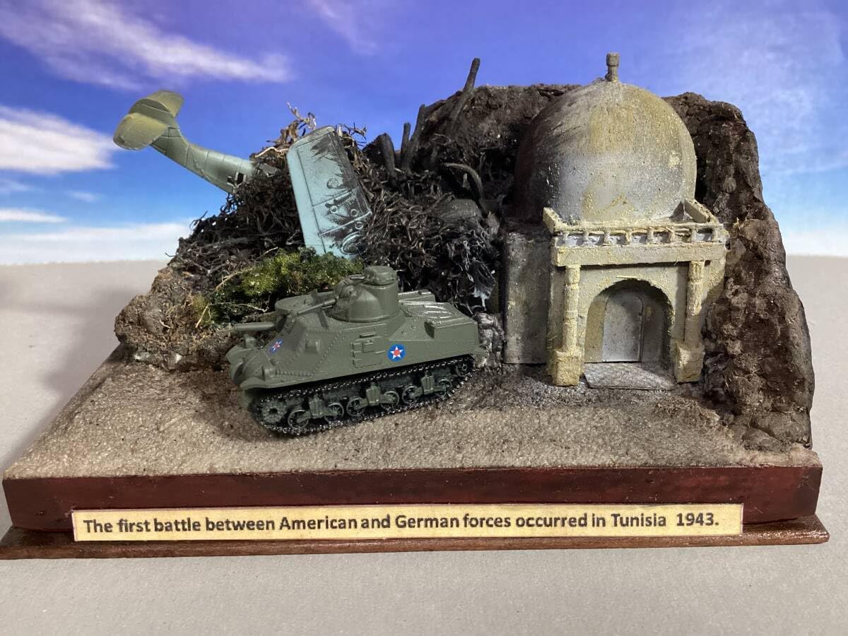 1144ジオラマベース 戦車M3リー1台 戦闘機Bf109改造1機付 タイトル米独初対決1943年チュニジア ワールドタンクミュージ