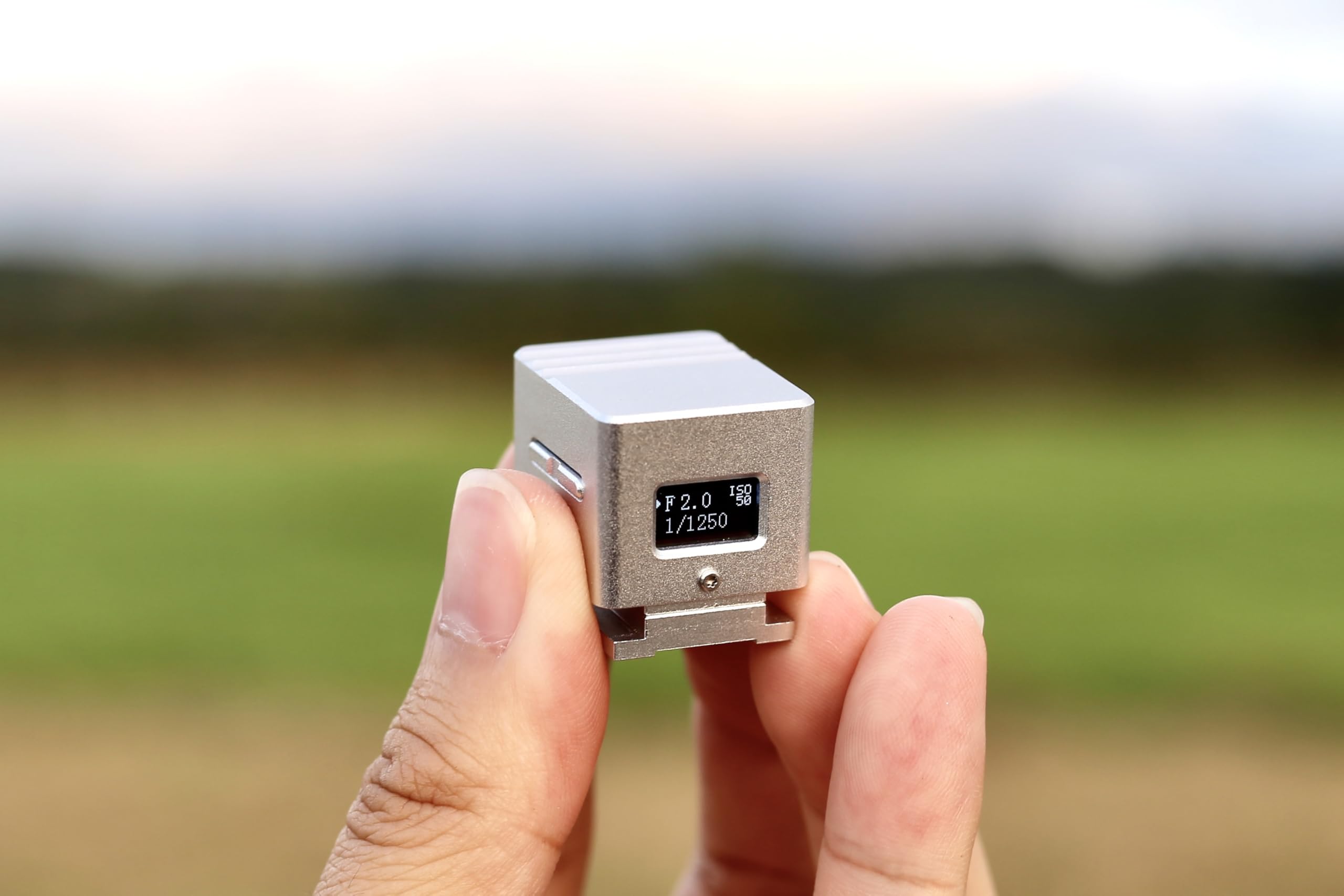 KEKS by antonKUNZE KM-Q OLED digitaler Belichtungsmesser Silber - OLED Display auf Rückseite