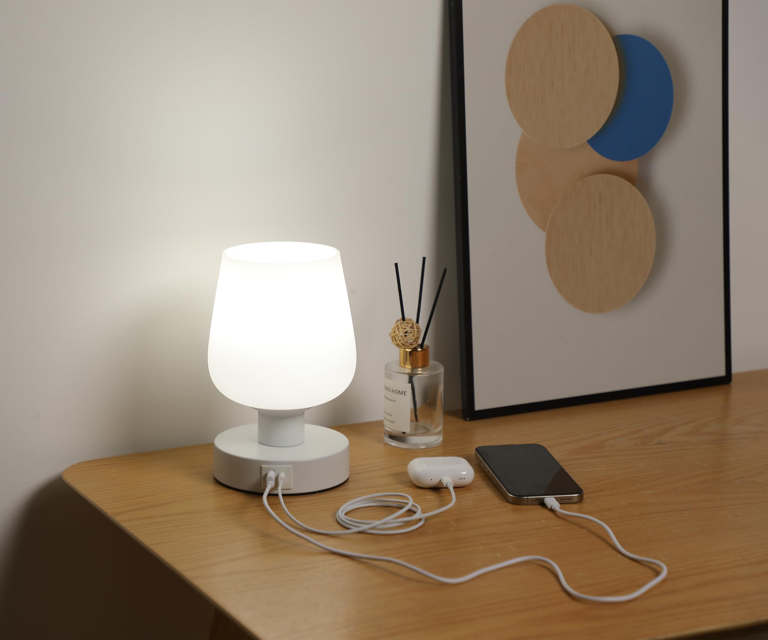 Lightess Touch - Lampada da comodino touch, regolabile, per camera da letto, con porte di ricarica USB A+C, moderna, piccola, con paralume in vetro opale bianco e lampadina LED, temperatura del colore
