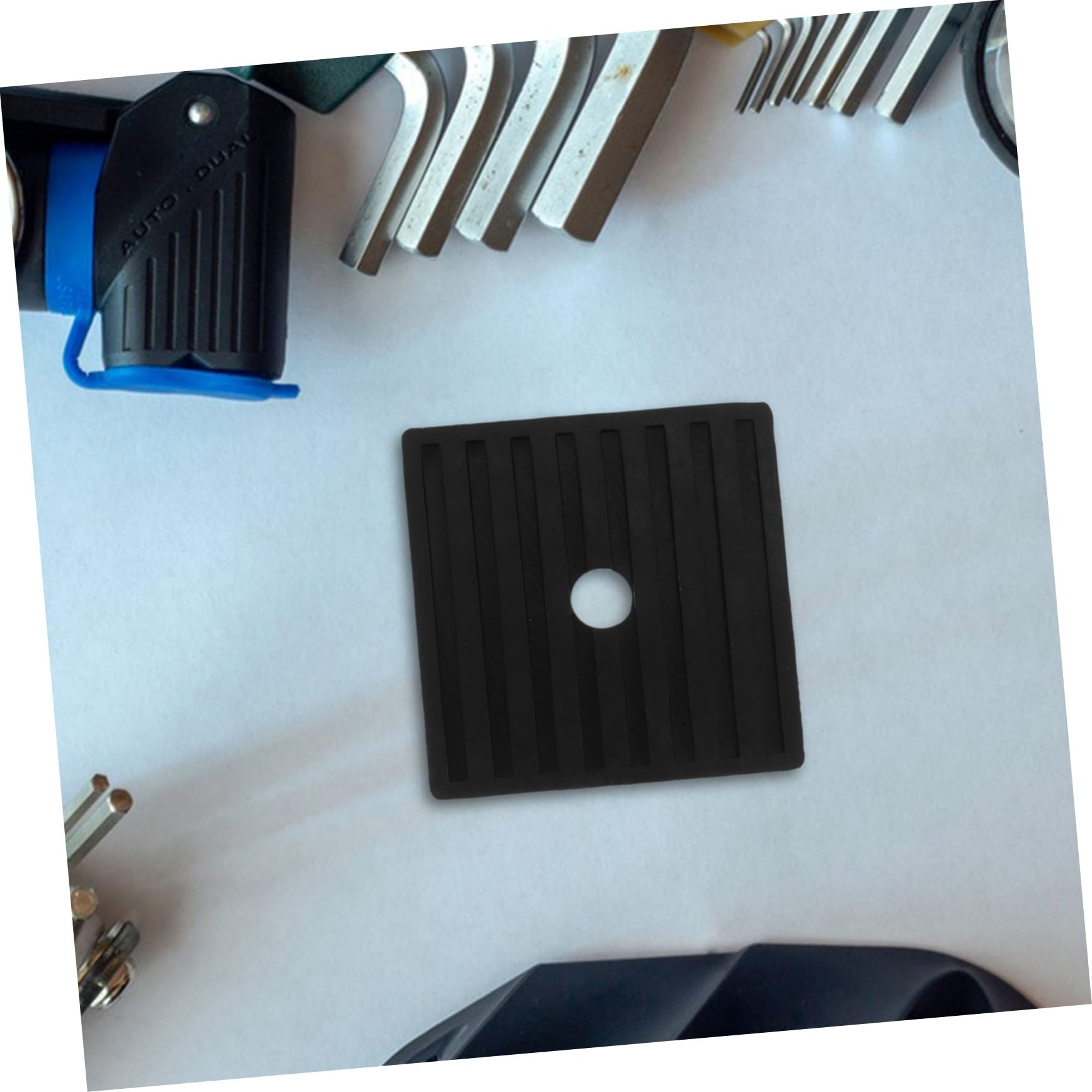 Mikinona 4pezzi Cuscinetti Antivibranti in Gomma Tappetini Isolanti per Compressore d Aria Design in Gomma Solida ad Alta Densità Foro Centrale per Installazione Facile Superficie