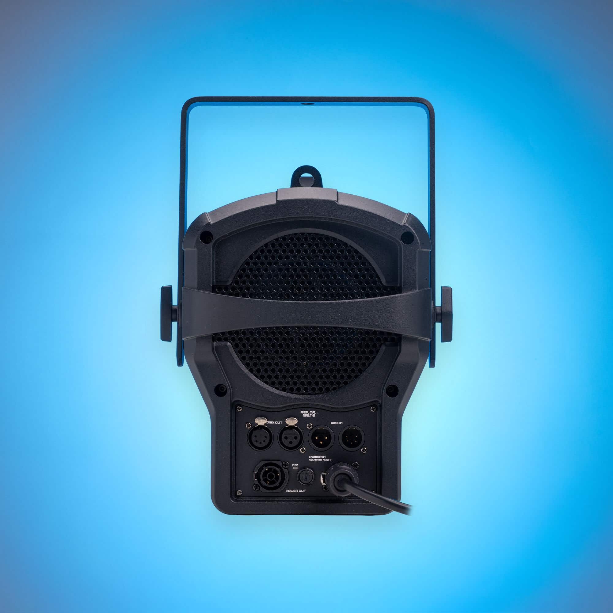 BeamZ Professional BTM250FC Foco Fresnel LED RGBALC 250W con zoom motorizado