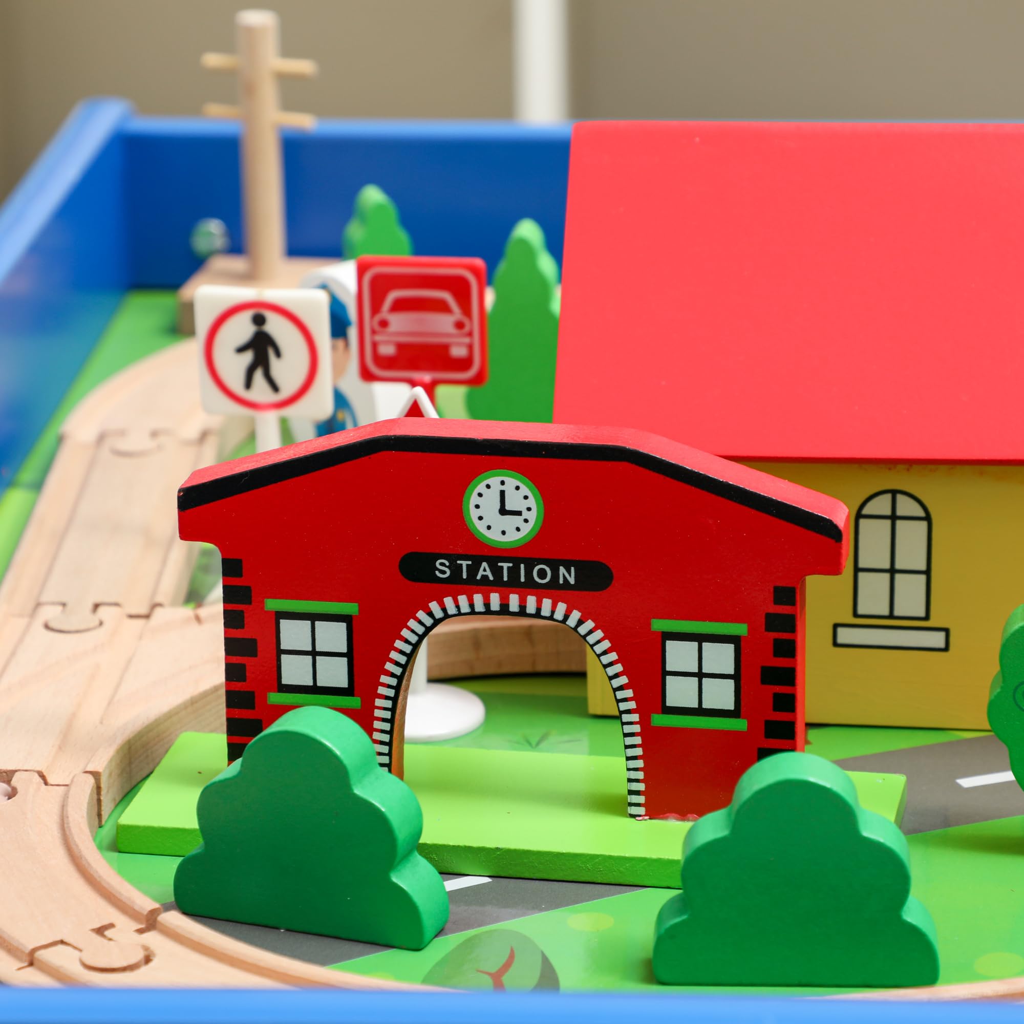 AIYAPLAY Spieltisch 108-teiliges Eisenbahn-Set für Kinder ab 3 Jahren Blau | Aus Holz, Holzeisenbahn mit Abnehmbarer Tischplatte, Eisenbahntisch