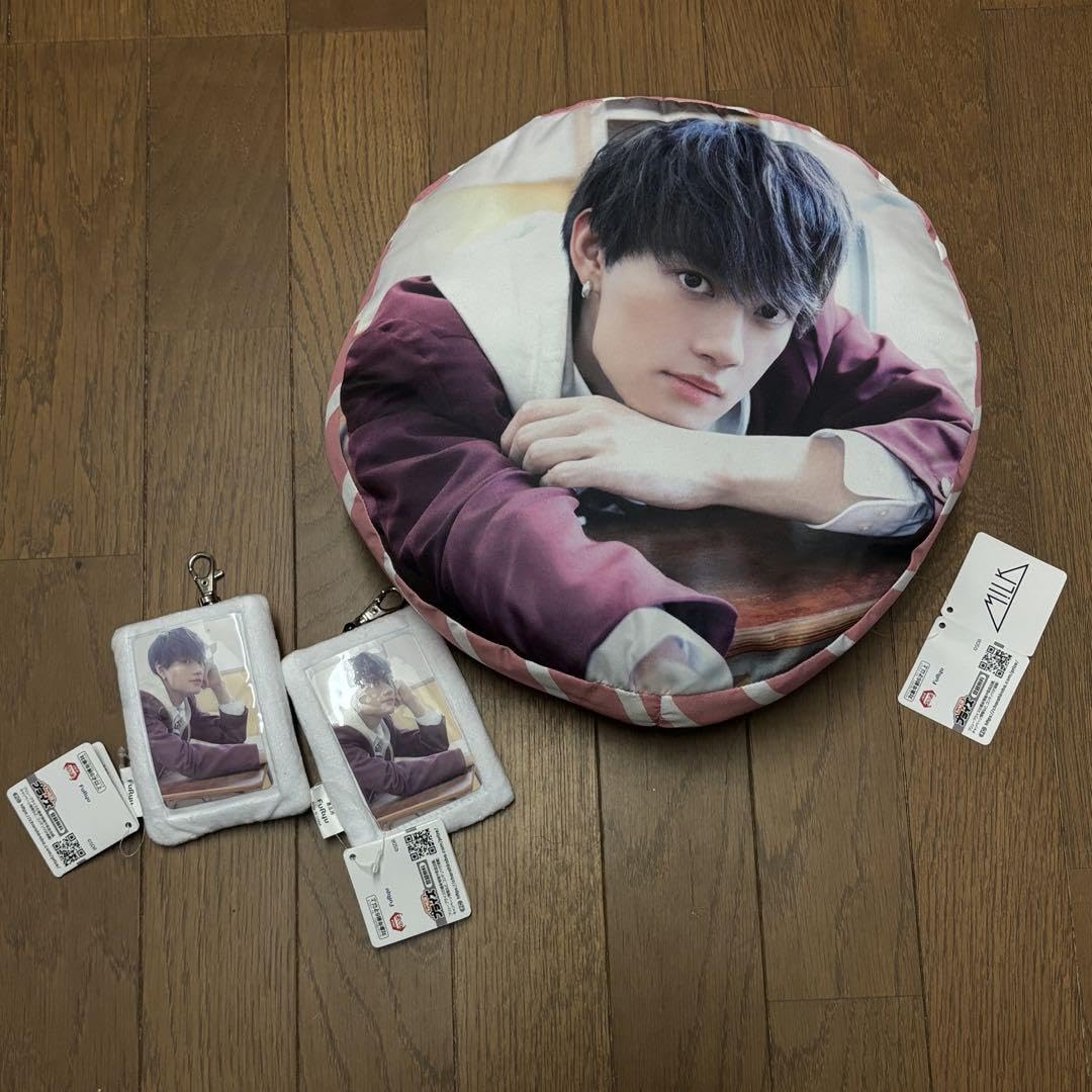 M!LK ミルク フォトカード付パスケース ラウンドクッション 佐野勇斗