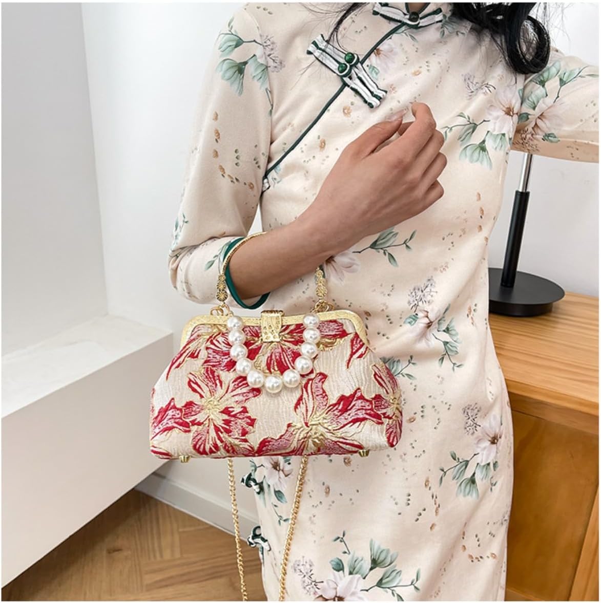 Pearl Evening Bag for Women Lily Pattern Vintage Embroidered Floral Clutch Purse Evening Handbag Shoulder Crossbody Bags