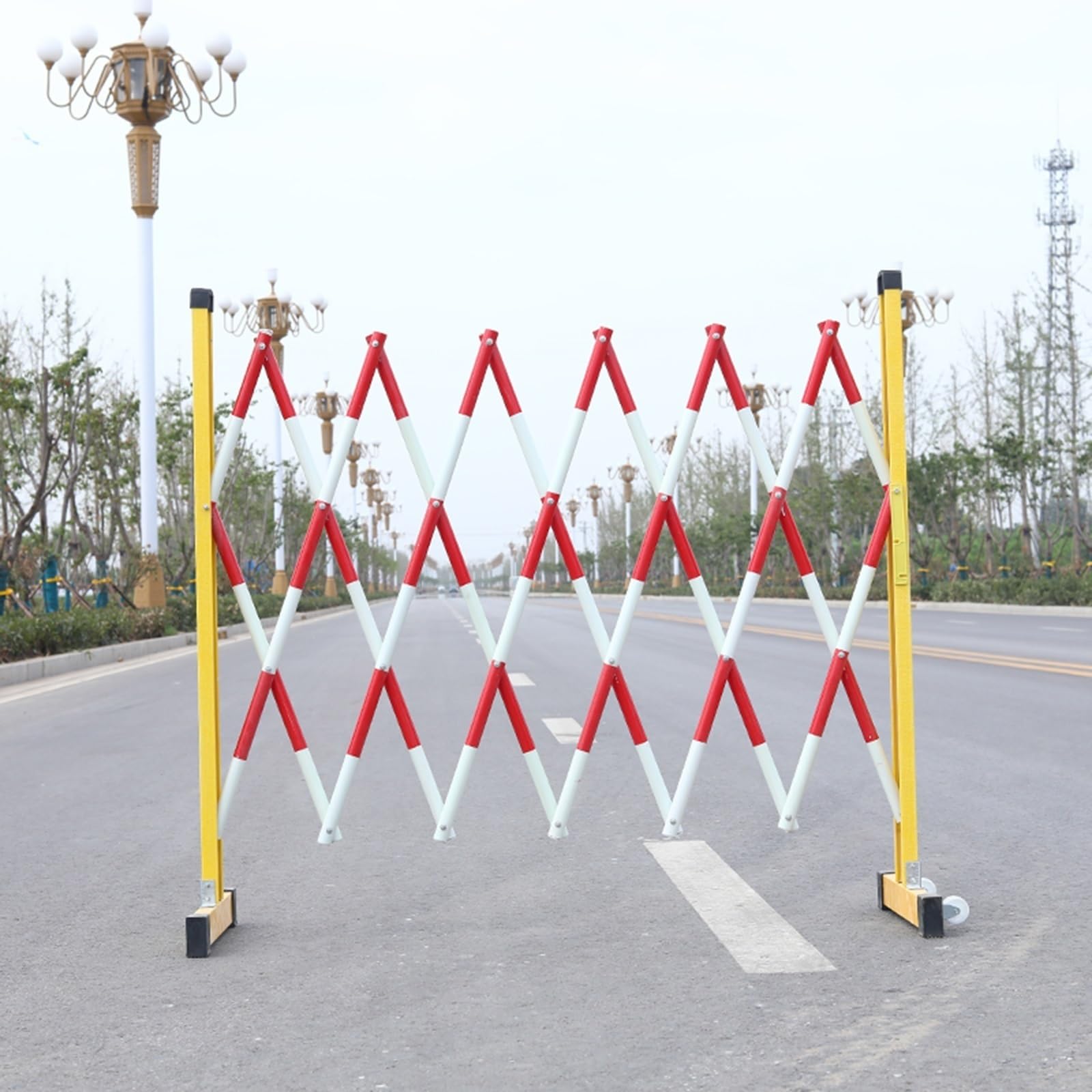 Clôture de circulation rétractable en métal pour délimitation de zone extérieure
