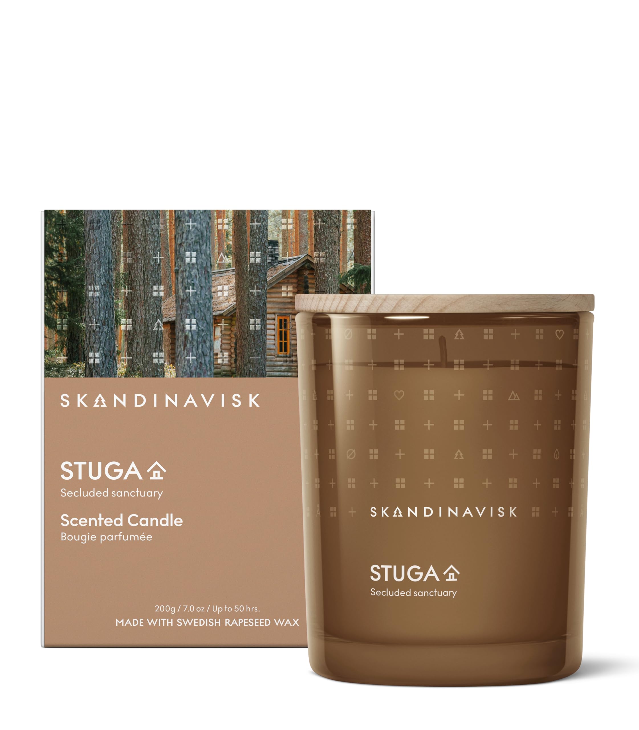 Skandinavisk STUGA Duftkerze. Duftnoten: Birkenrinde und Waldmoos, Muskatnuss und Weihrauch. 200 g.