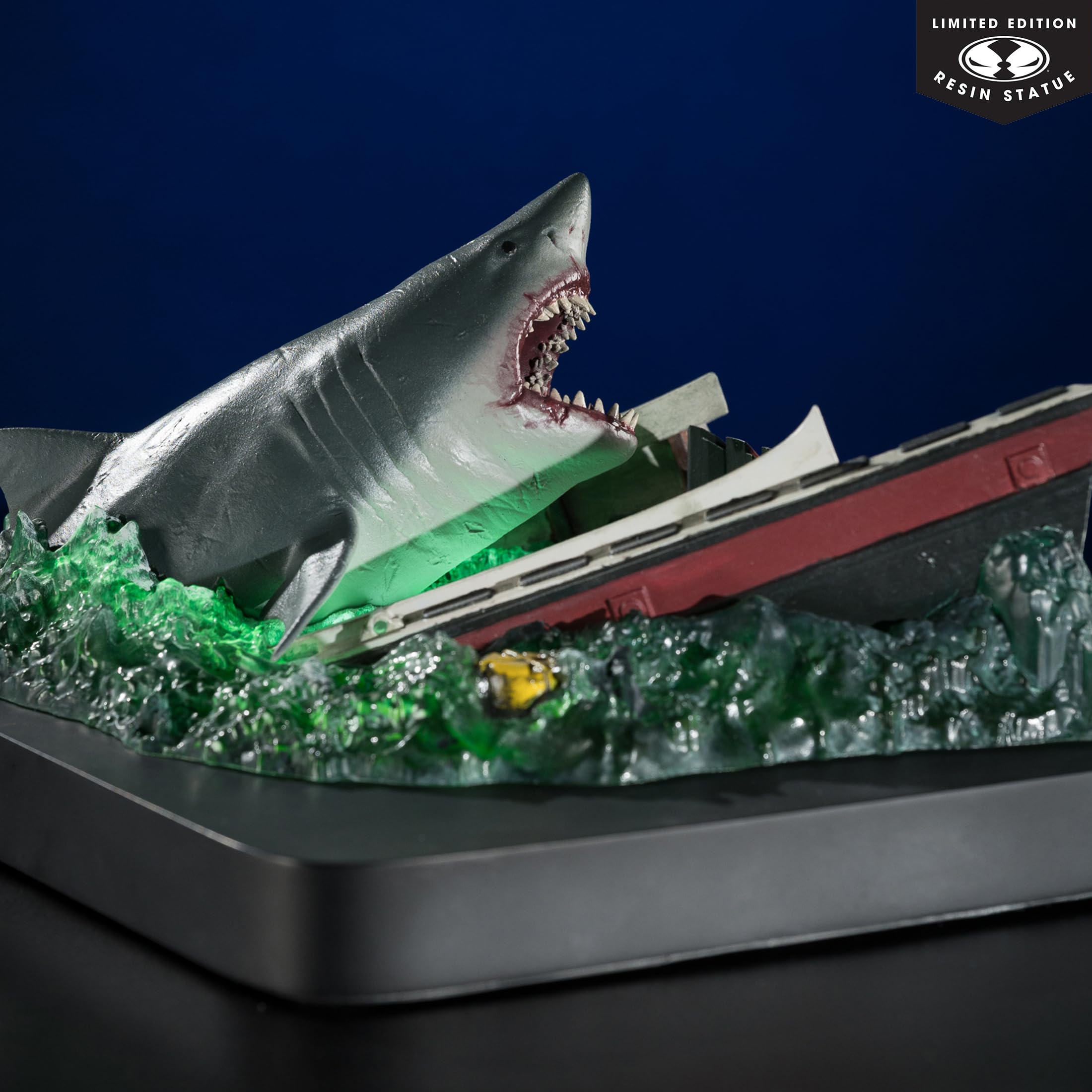 Movie Maniacs - 1:48 Scale Jaws 50th Anniversary Resin Statue