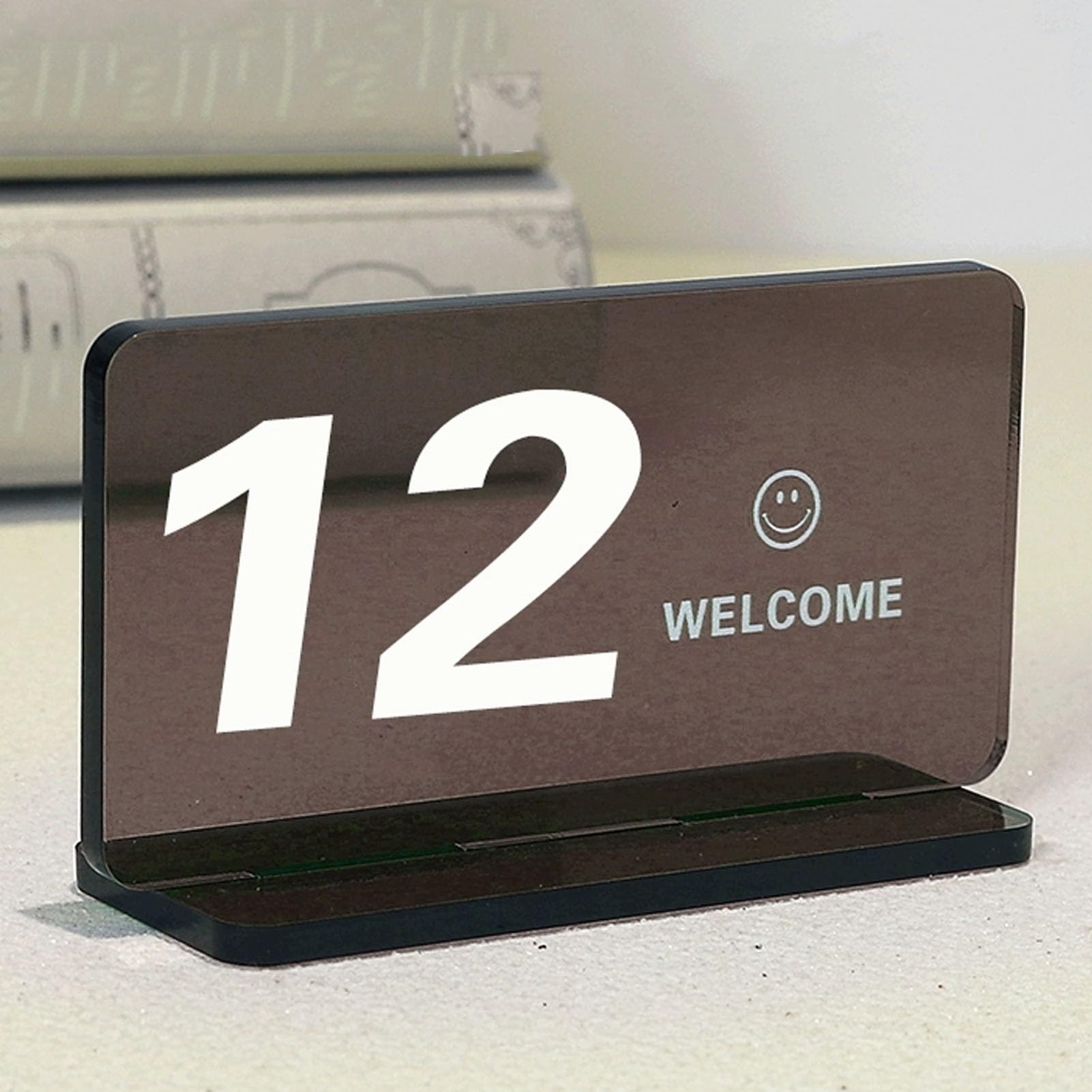 Soporte acrílico para números de mesa, diseño moderno, letrero digital para restaurantes, cafeterías, cafeterías, incluye tarjetas de números (81-90), forma rectangular de 5 cm de grosor