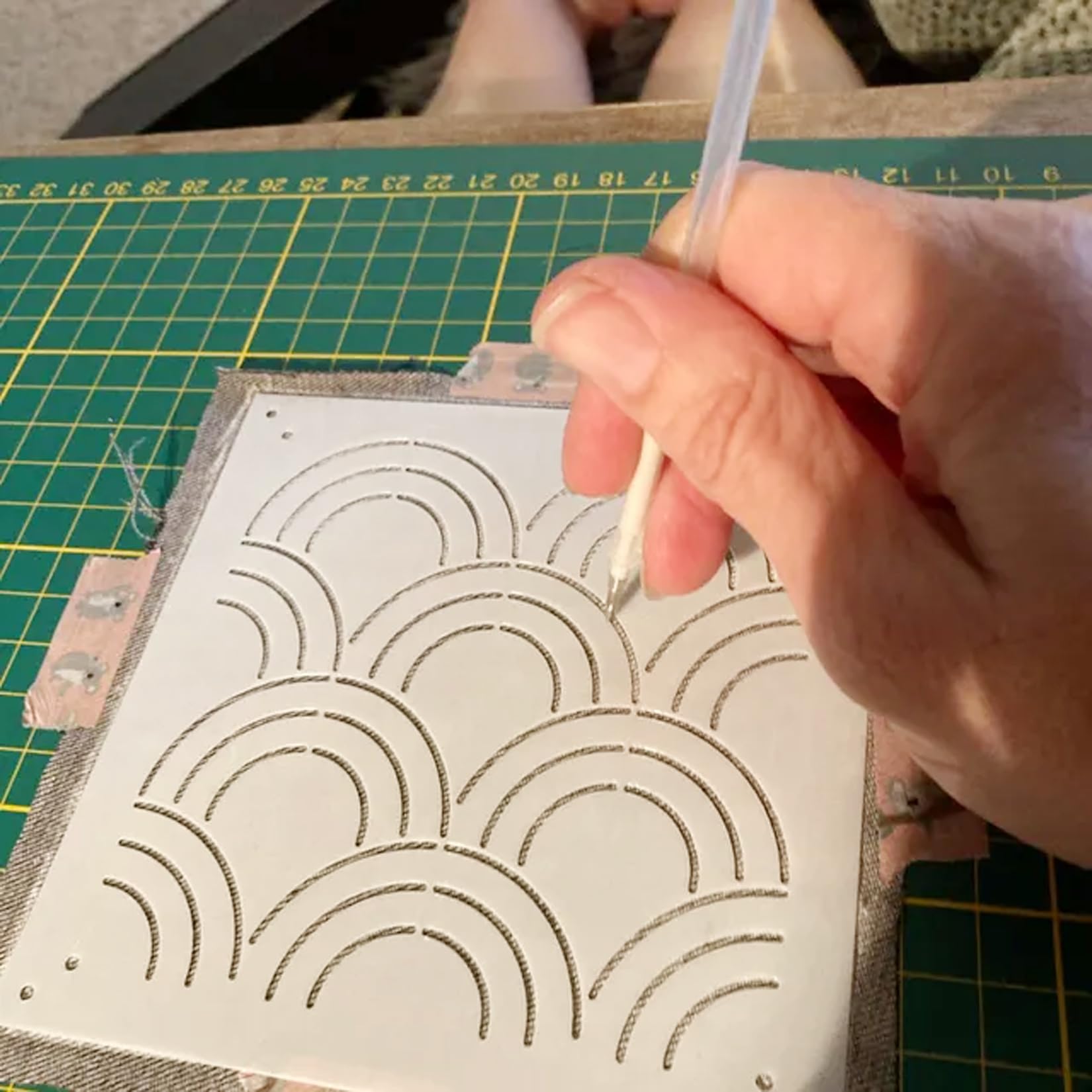 24 plantillas de bordado para manualidades, plantillas reutilizables de líneas geométricas para pintar, dibujar, arte, pintura, plantillas y patrones para lienzo, madera, pared, galletas