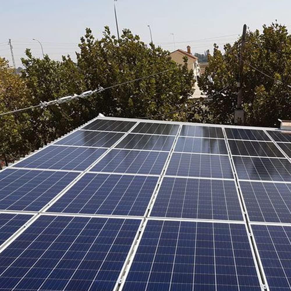 Limpiador de Placas y Paneles Solares Fotovoltaicos 5 Ltr Concentrado | Elimina suciedad, polvo, grasa y restos ambientales para mantener el máximo rendimiento de los paneles. Biodegradable.