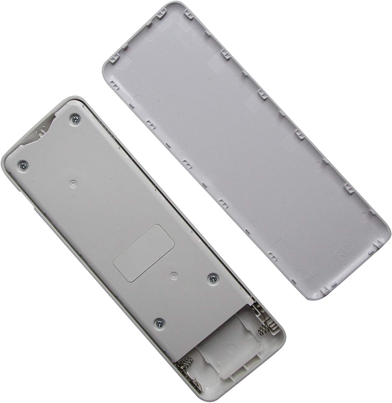 Zadní view of the Easytry123 remote control with the battery compartment open