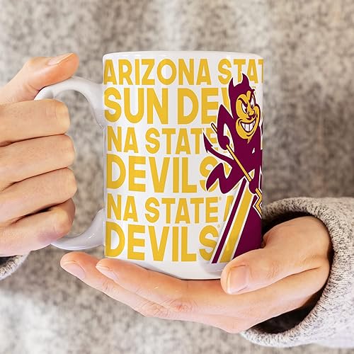 Vista 24 de Rico Industries NFL Football 15 oz White Ceramic Mug