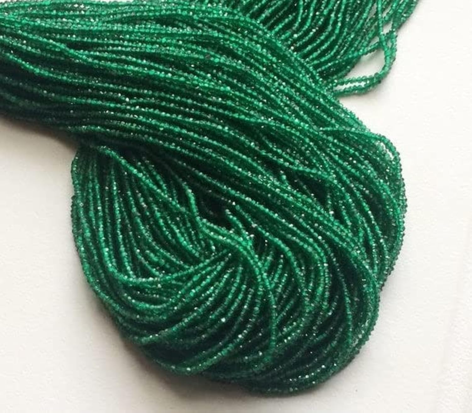 Collier en onyx vert de 2mm et fil de green onyx micro faceted rondelles de 13 pouces