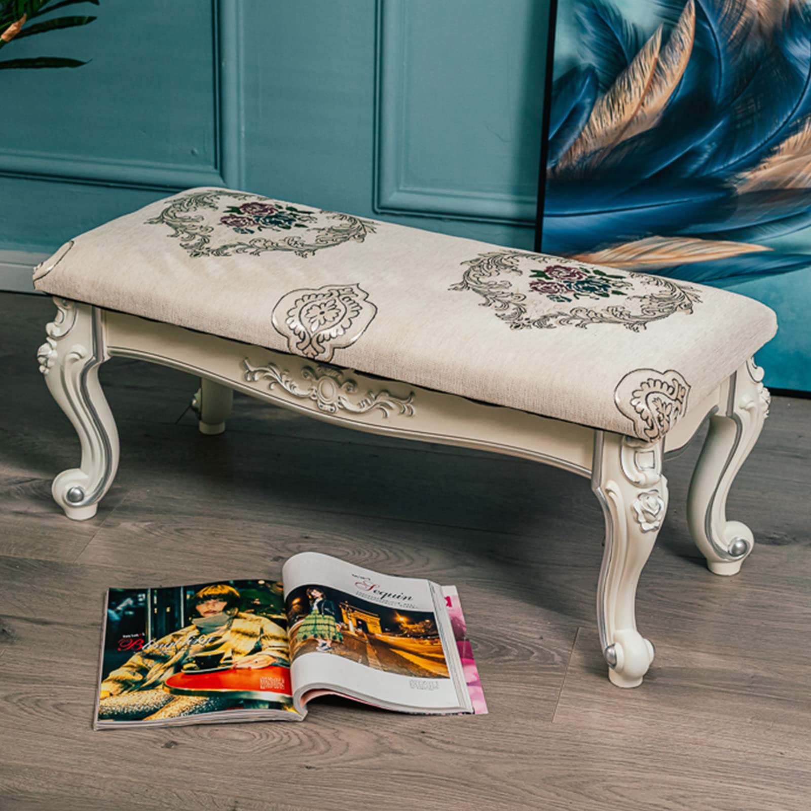 Banc d'entrée en tissu brodé pour sublimer le salon et la chambre à coucher