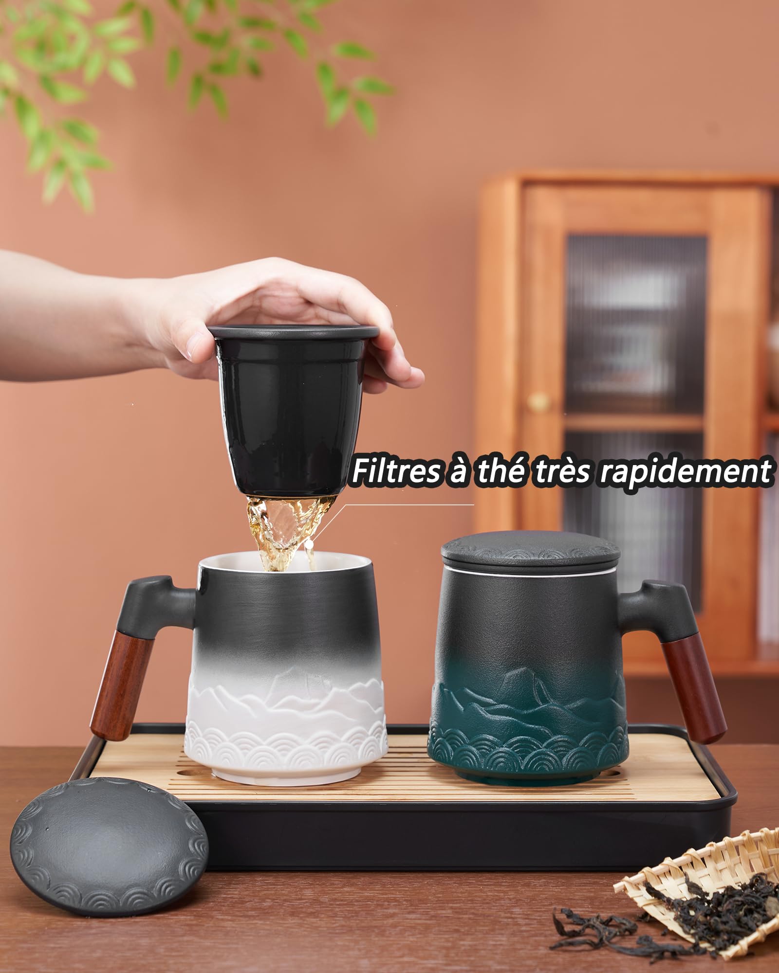 ZENS Taza de té con infusor y tapa, 500 ml - Taza de cerámica con relieve para té de hojas, mango de madera - Taza con filtro para amantes del té, blanco y negro