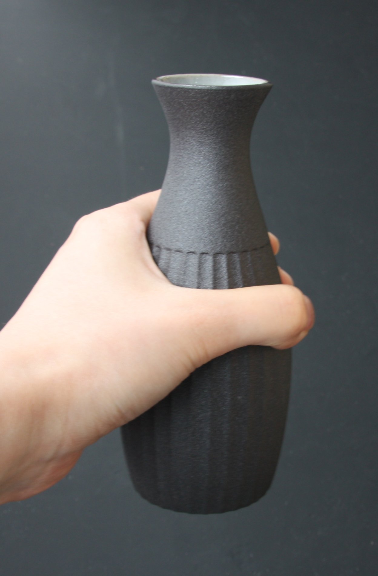 Yamako GuiNomi & Tokkuri 89259 Ensemble de bouteilles et tasses à saké en poterie Noir