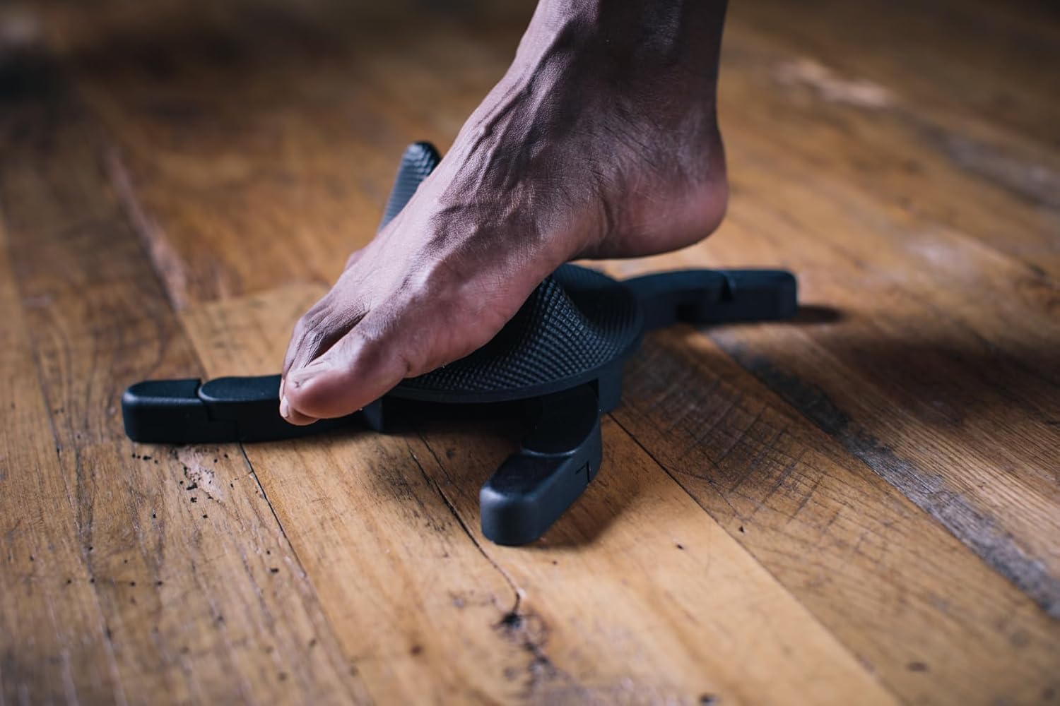 Alleviate Therapy Arch Massager - Precision Manual Massager for Plantar Fasciitis & Foot Pain, Black - Image 3