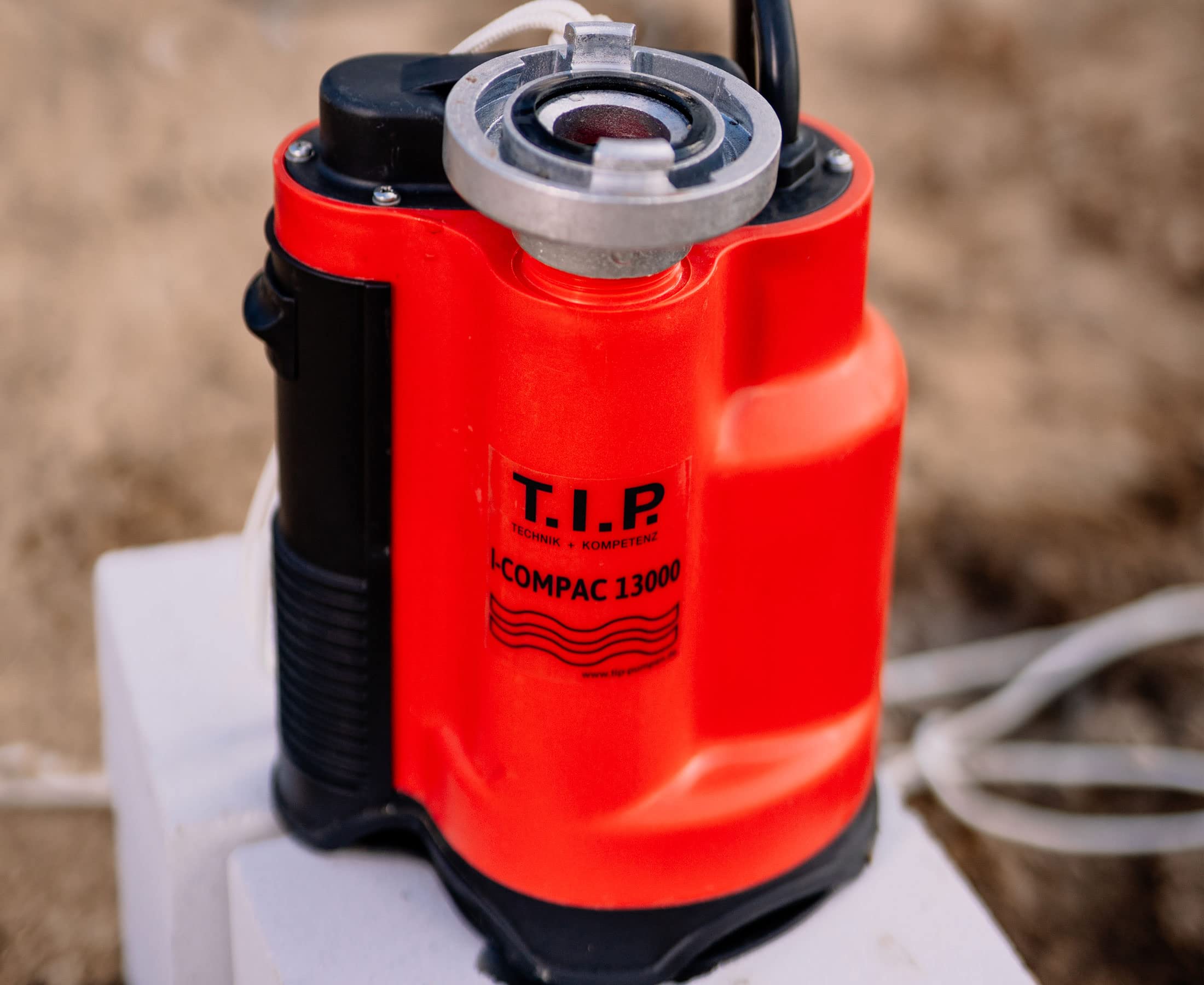 T.I.P. Pompe submersible I-Compac 13000 Puissante et Intelligente pour Jardin et Bassin 750 W Débit 13000L/h