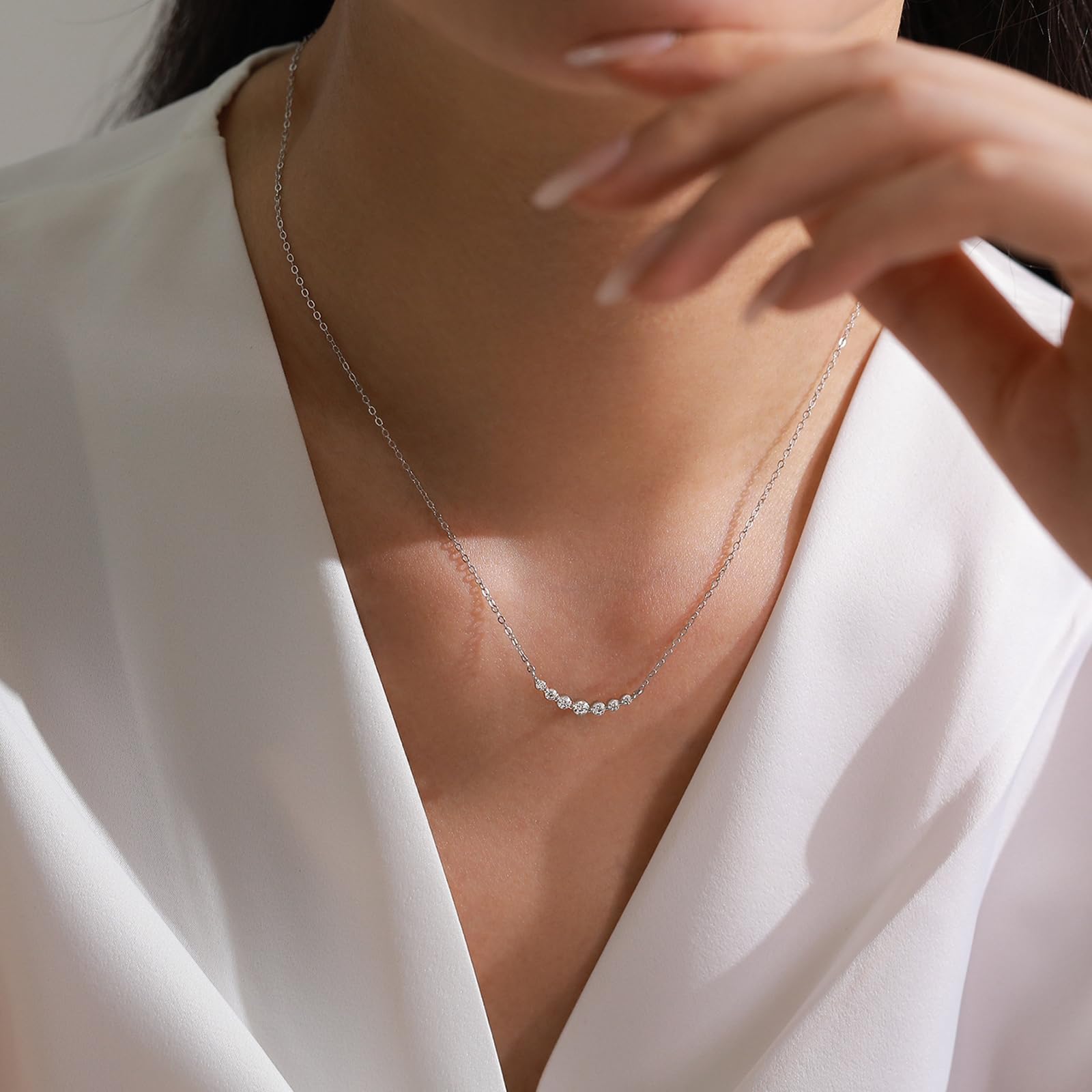 Juego de pendientes y collar de circonita cúbica para mujer, plata de ley 925, collar con colgante de sonrisa de plata y aretes de tuerca, juego de joyas para novia, esposa, ella, adecuado para