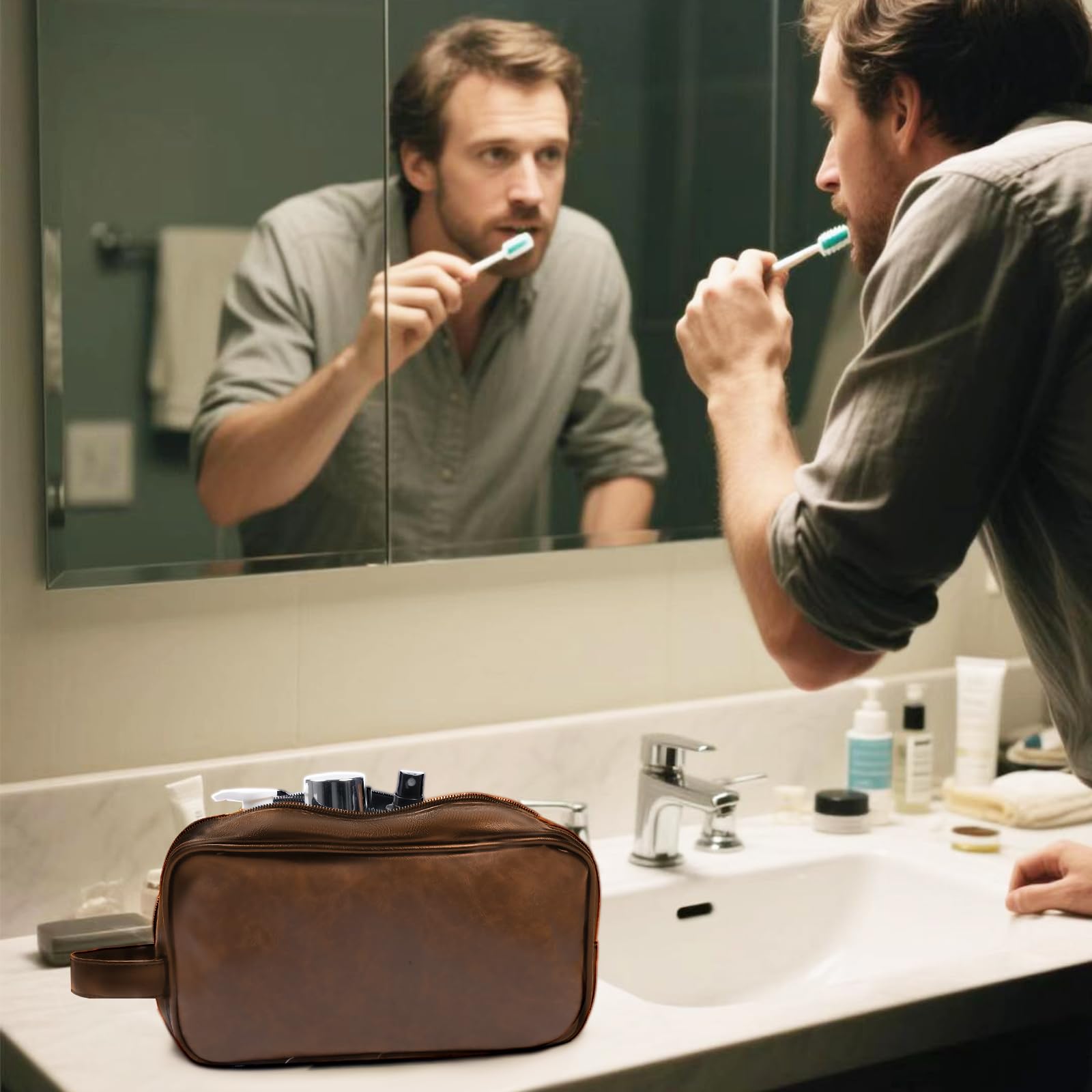 Neceser de viaje para hombre, regalo para hombres, de piel sintética, resistente al agua, bolsa de cosméticos con gran capacidad para accesorios de aseo personal, Marrón, Moderno