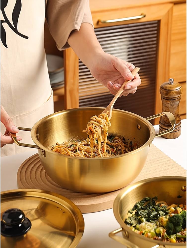 Gele Aluminium Anti-aanbak Koreaanse Traditionele Instant Soeppan,Koreaanse Noodle Ramen Pot, Kookgerei voor Keuken, Geweldig voor Soep, Curry, Pasta(16cm