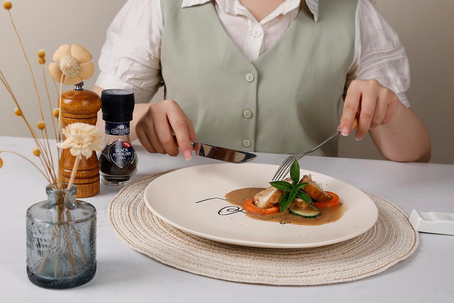 ALYC Ceramic Dinner Plates – 8 Inch Dish Flat Salad Plates for Kitchen Microwave & Dishwasher & Oven Safe, Off-white Plates for Steak, Pasta, Pizza, Home, Party, Restaurant (4)