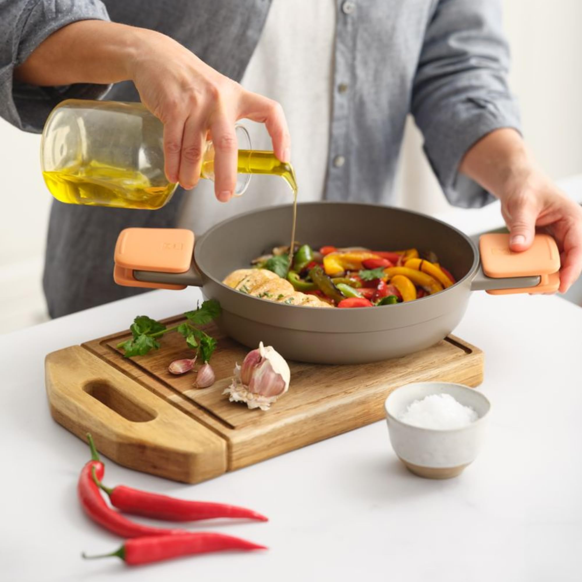 BRA Juego de 5 piezas de batería de cocina apilable antiadherente para placa de inducción con sartén de 24 cm, cazuelas altas y poco profundas, vaporera y tapa de vidrio templado. Juego de utensilios