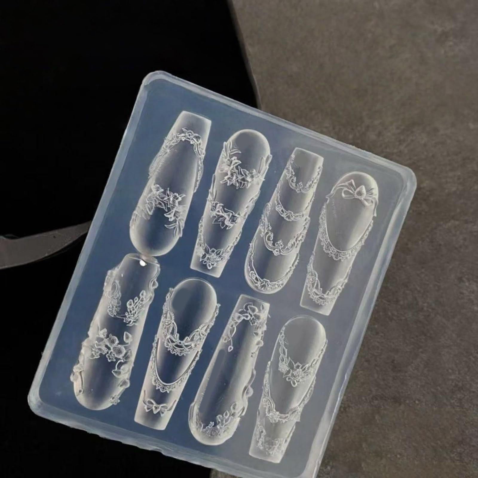 Moule à ongles en silicone avec motifs amovibles pour manucure créative et décoration d'ongles