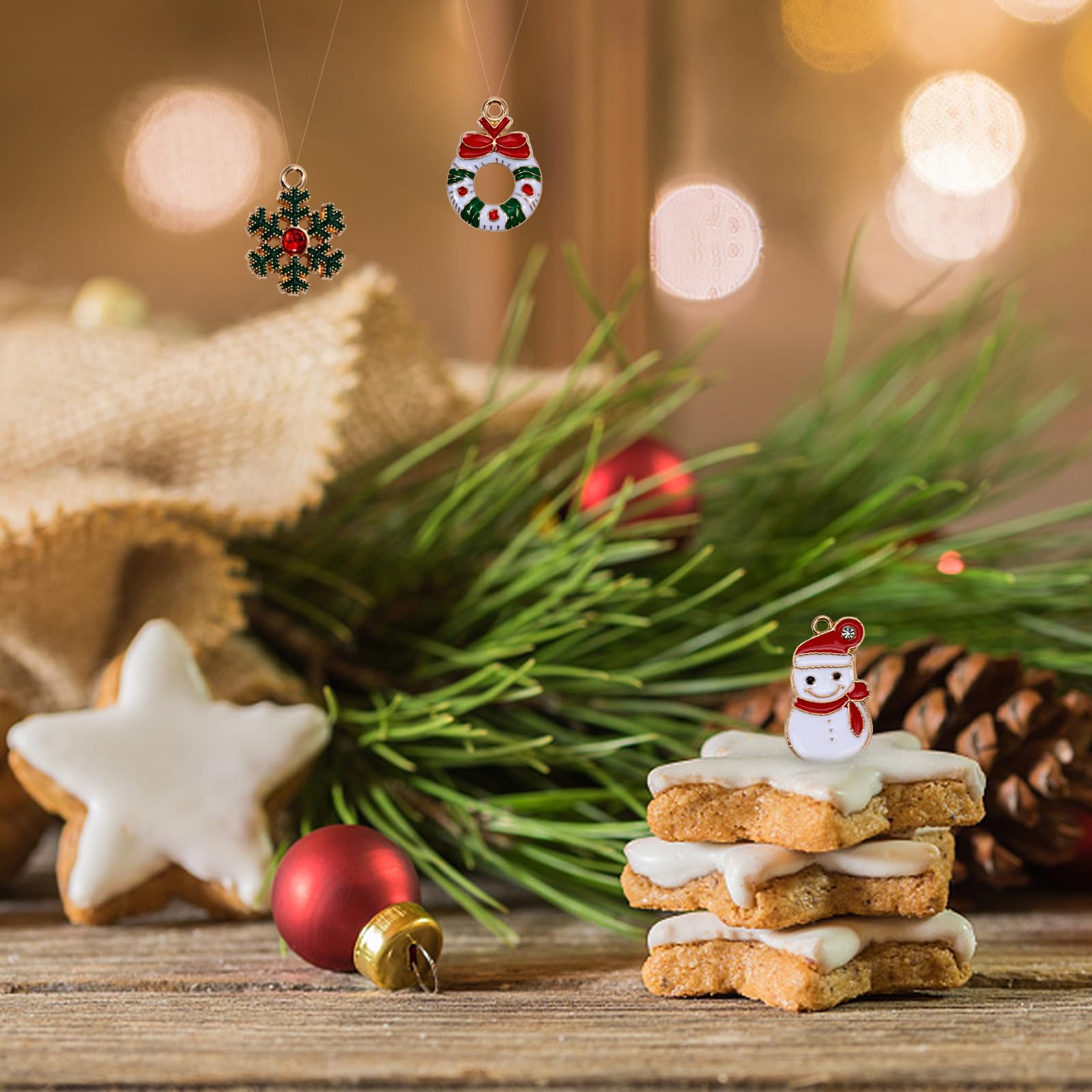 Angoily 150 Pezzi Pendenti in Smaltata Natalizi per Appendere Ciondoli Natale per Bracciali Collane Decorazioni Natale e Accessori Fai da Te per Feste e Regali