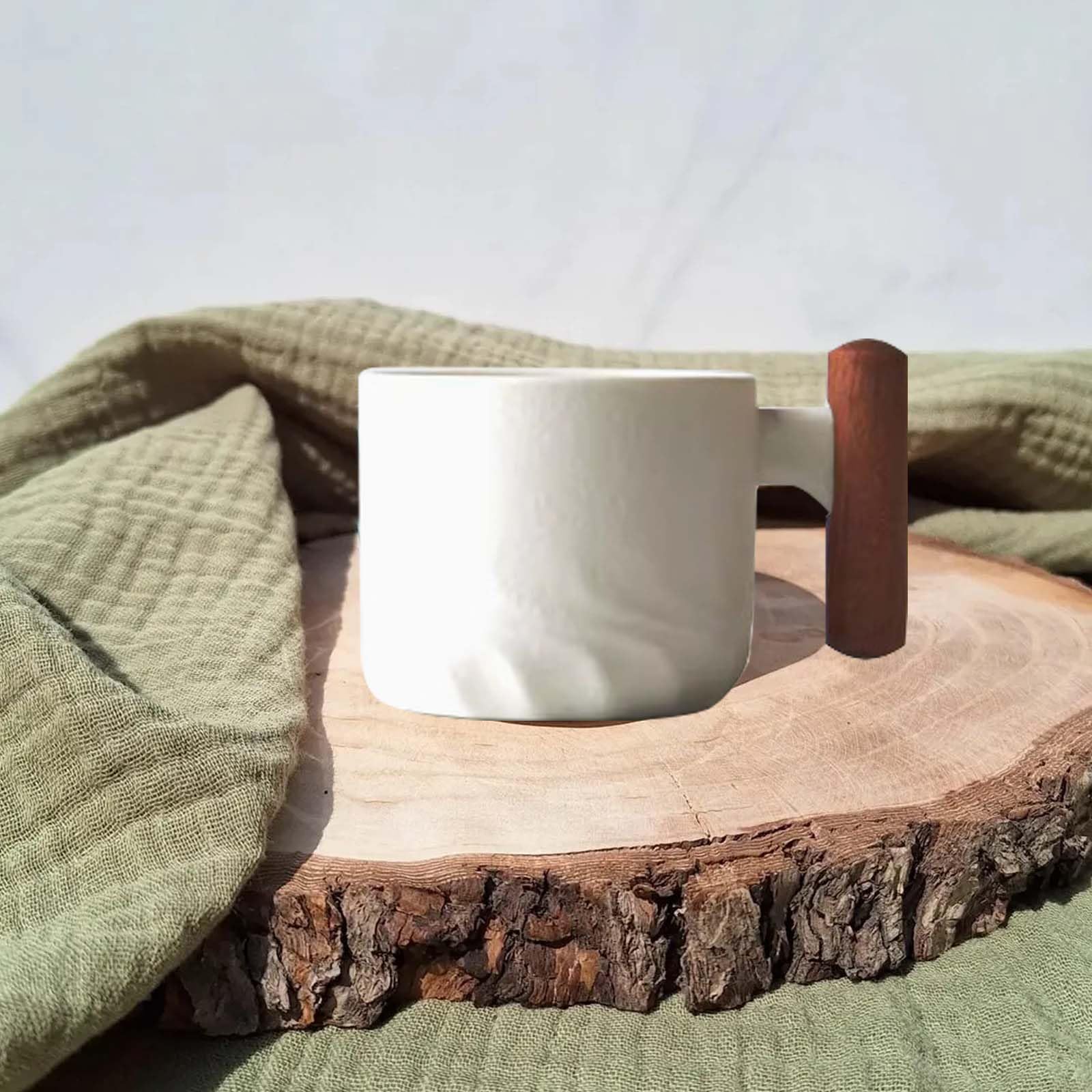 Due tazze da caffè con piattini, altezza tazza 6 cm, decorazione floreale, produttore AK Kaiser, modello Residenz, vintage, retrò, espresso o moka - Italia