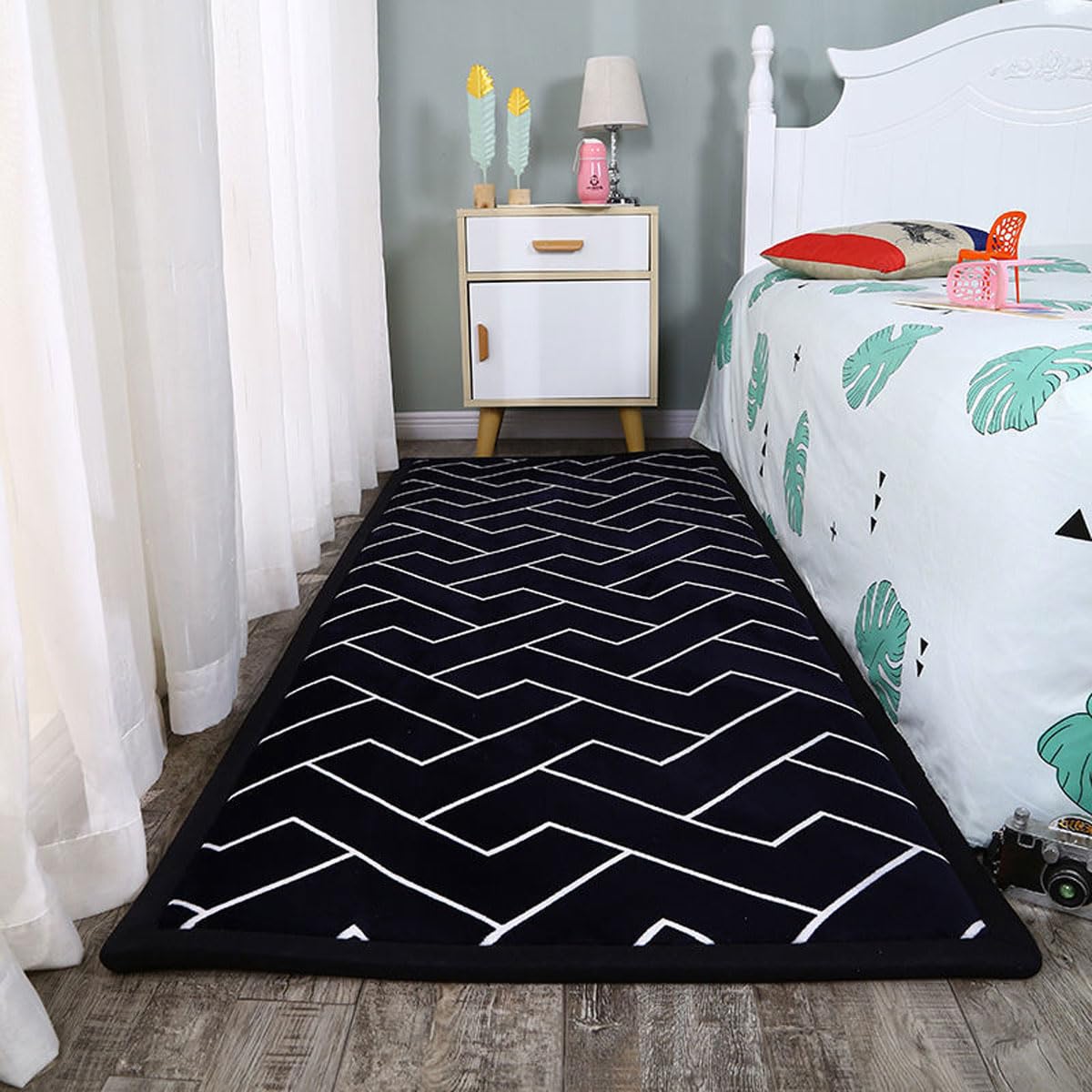 Single tree forest Coral Velvet Area Rugs, Kid’s Floor Play Mat, Nursery Rug, Girls Boys Play Room Bedroom Nursery Carpet-Black Geometry-60 * 200cm
