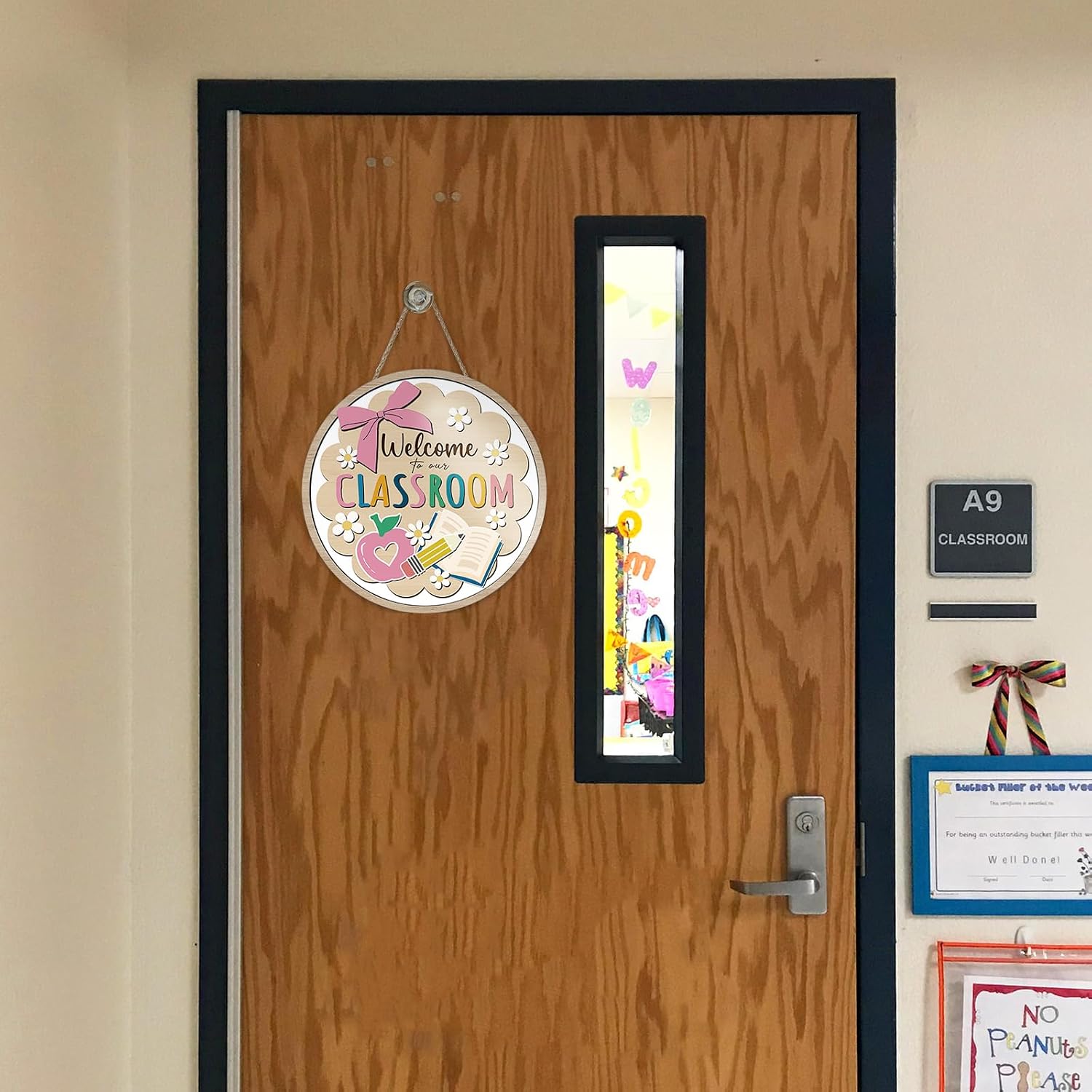 Welcome to Our Classroom Front Door Sign, Back to School Educational Book Apple Pencil Wooden Hanger Home Decor, Preschool Elementary Wreath Indoor Wall Hanging Decoration Teacher Supply