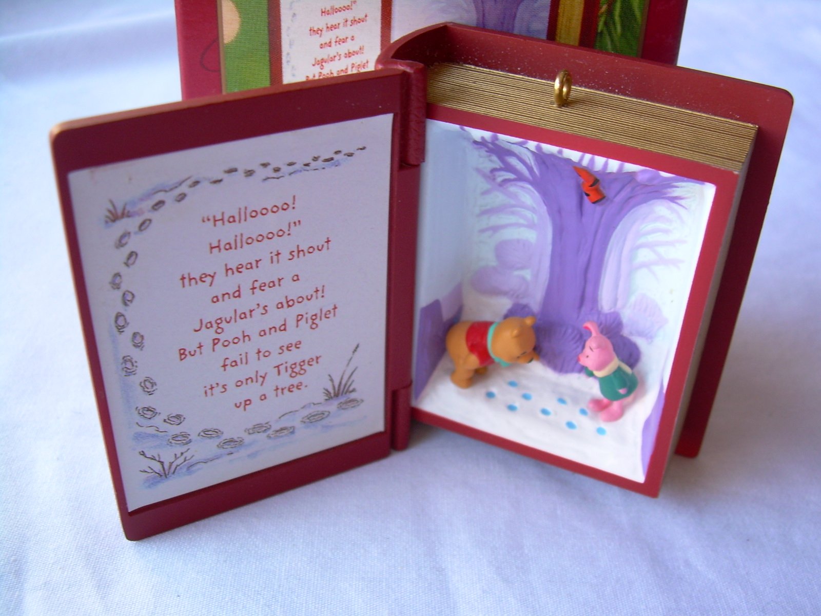 HallmarkKeepsake Ornament – Winnie The Pooh “Tracking t