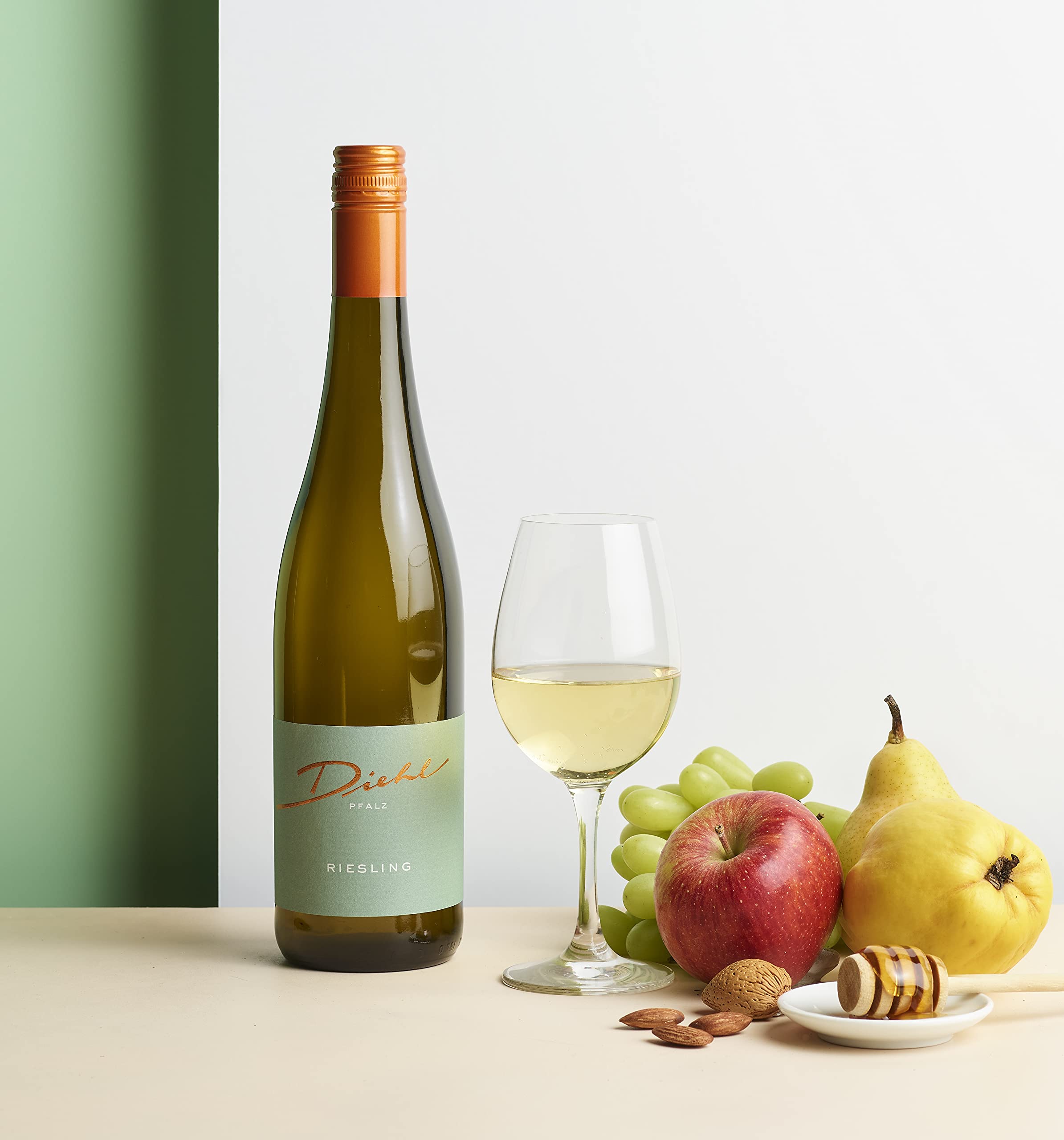Weingut Diehl Riesling – Halbtrockener, milder Weißwein aus der Wein-Region Pfalz (1 x 0,75l) (Packung mit 6)