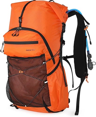 IX INOXTO Mochila de senderismo para hombres y mujeres, mochila de camping impermeable de 30 litros con bolsa de agua de 3 litros y cubierta para la