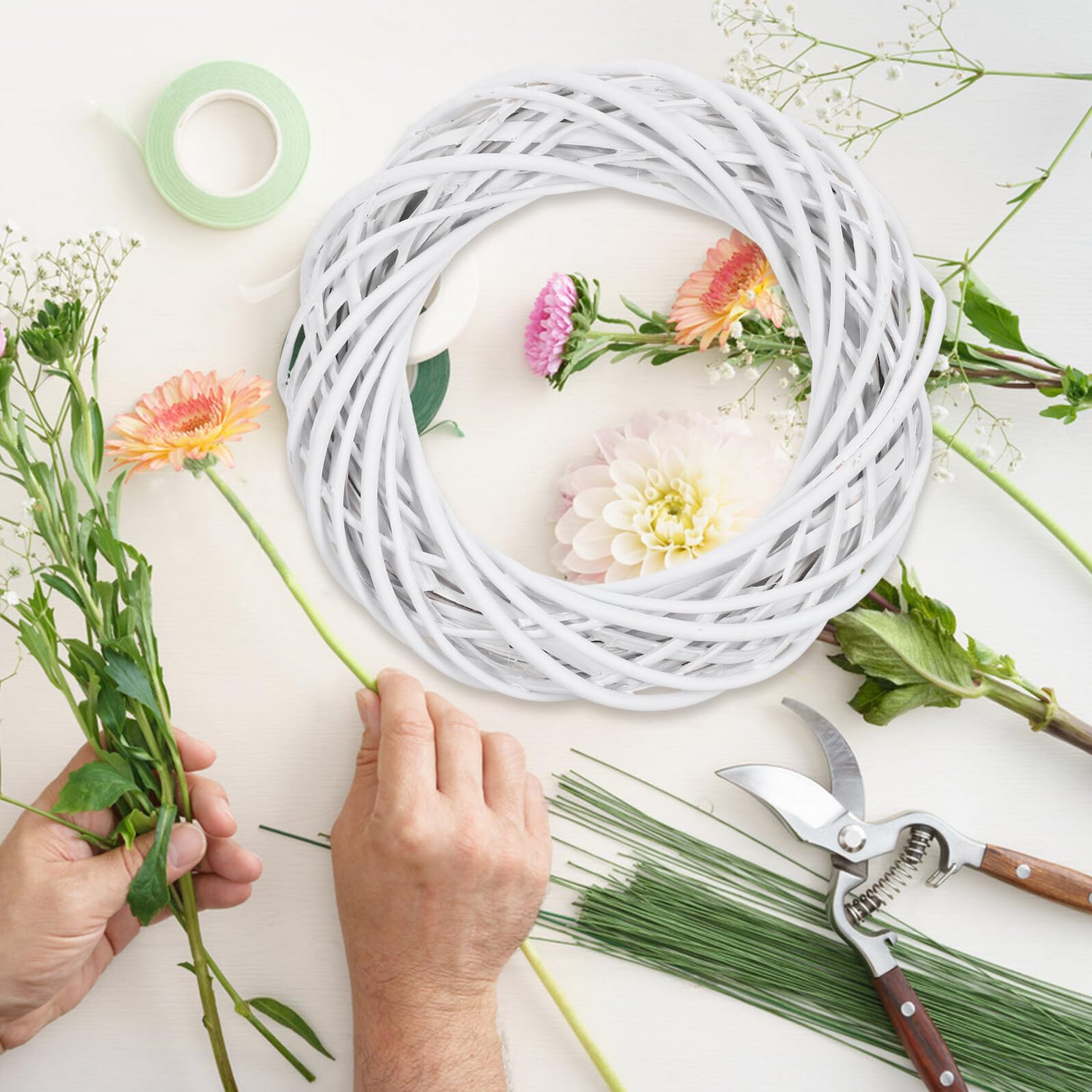 3 Stück Weißer Rattan Weinrebenkranz 30cm für Bastelarbeiten | Runde Holzkränze, Flexibel und Stabil, für Wohnräume Sowie Kreative Selbstgemacht Projekte im Landhausstil