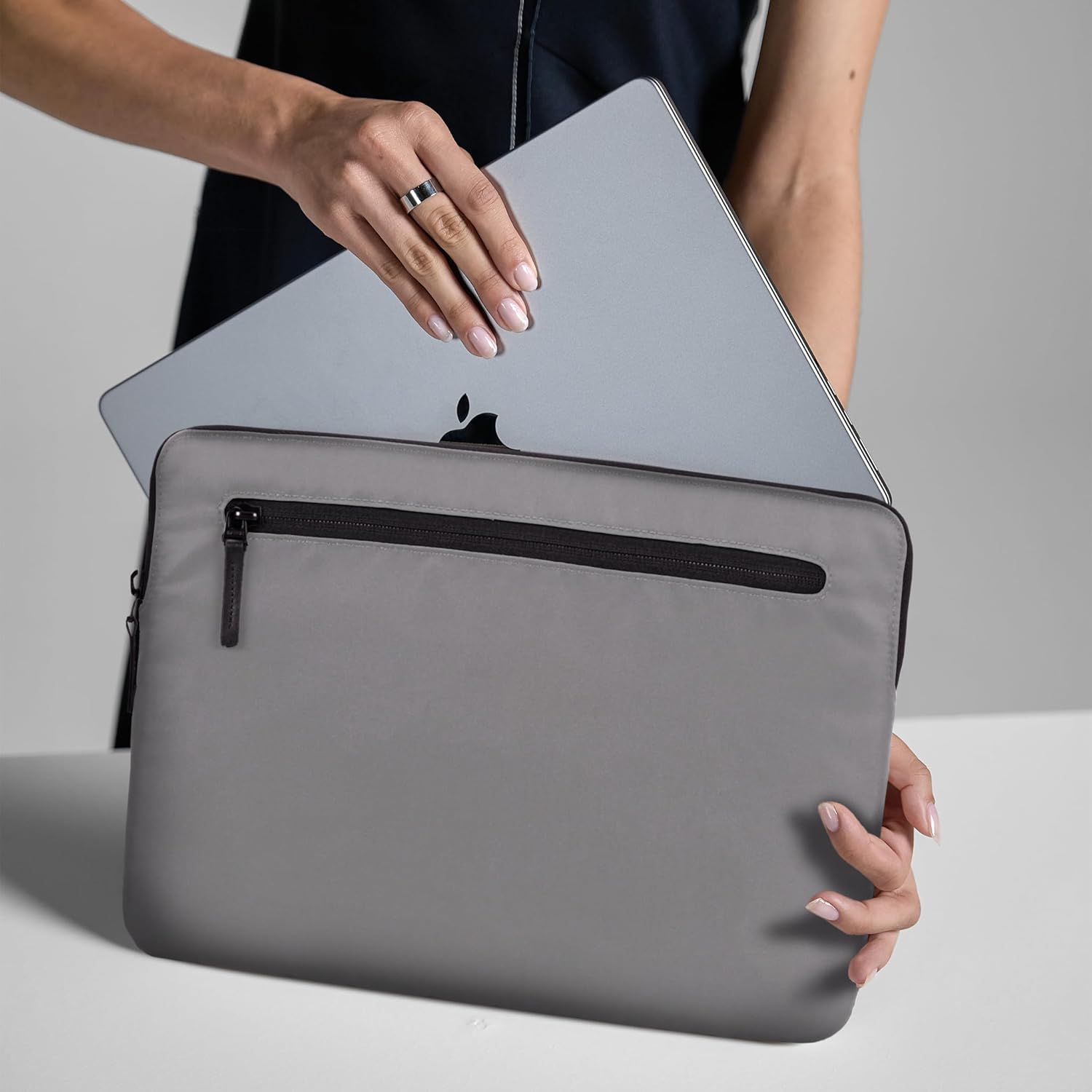 Incase Compact Laptop Sleeve with Flight Nylon - 14-inch MacBook/Laptop & iPad/Tablet Sleeve - Faux Fur Lining, Lightweight, Durable, Weather Resistant, Slip Pocket for Accessories - Conte Grey - Image 7