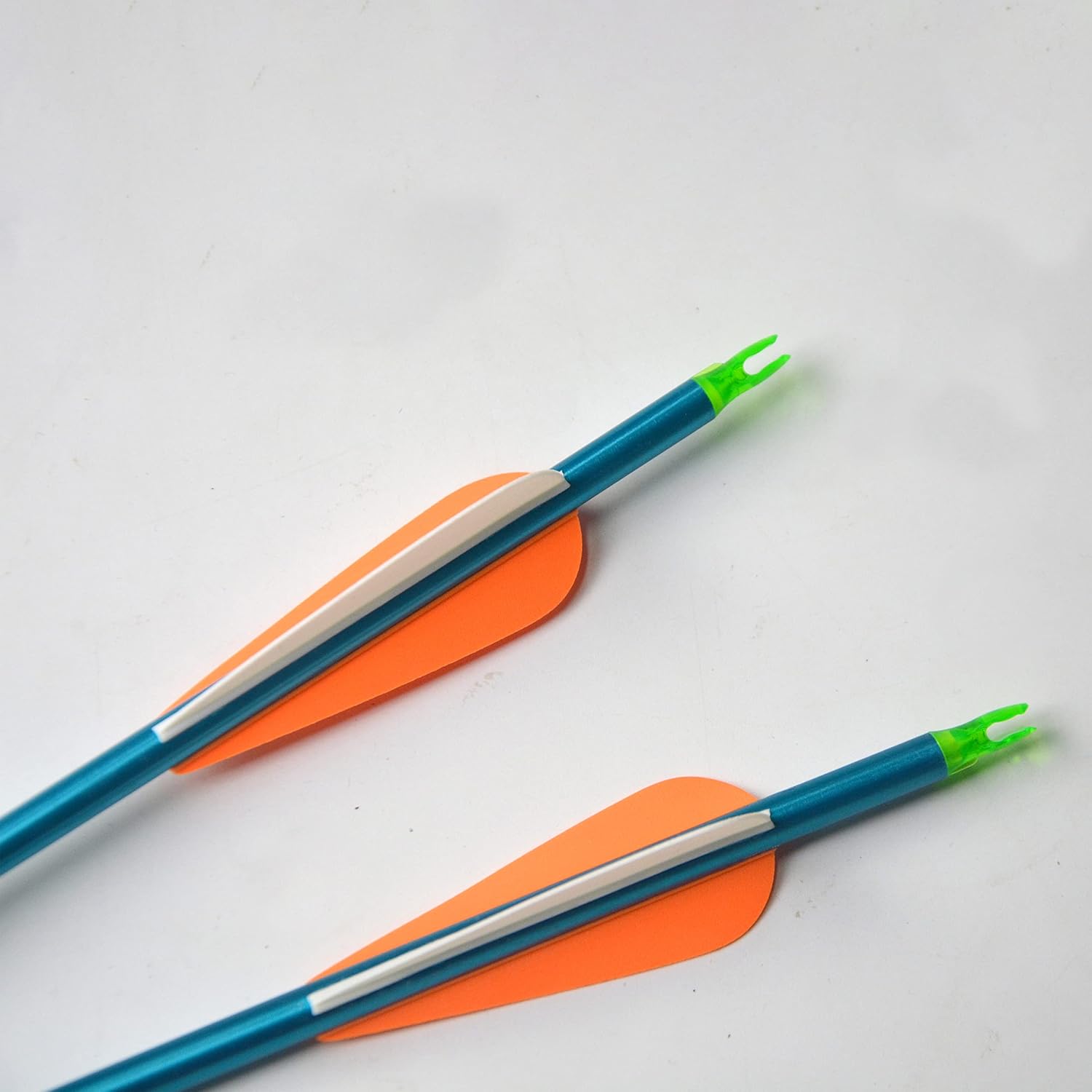 AMEYXGS Aluminum Arrows Spine 500 Hunting Targeting Practice with Removable Tips 3Inch Rubber Vanes for Compound Recurve Bow