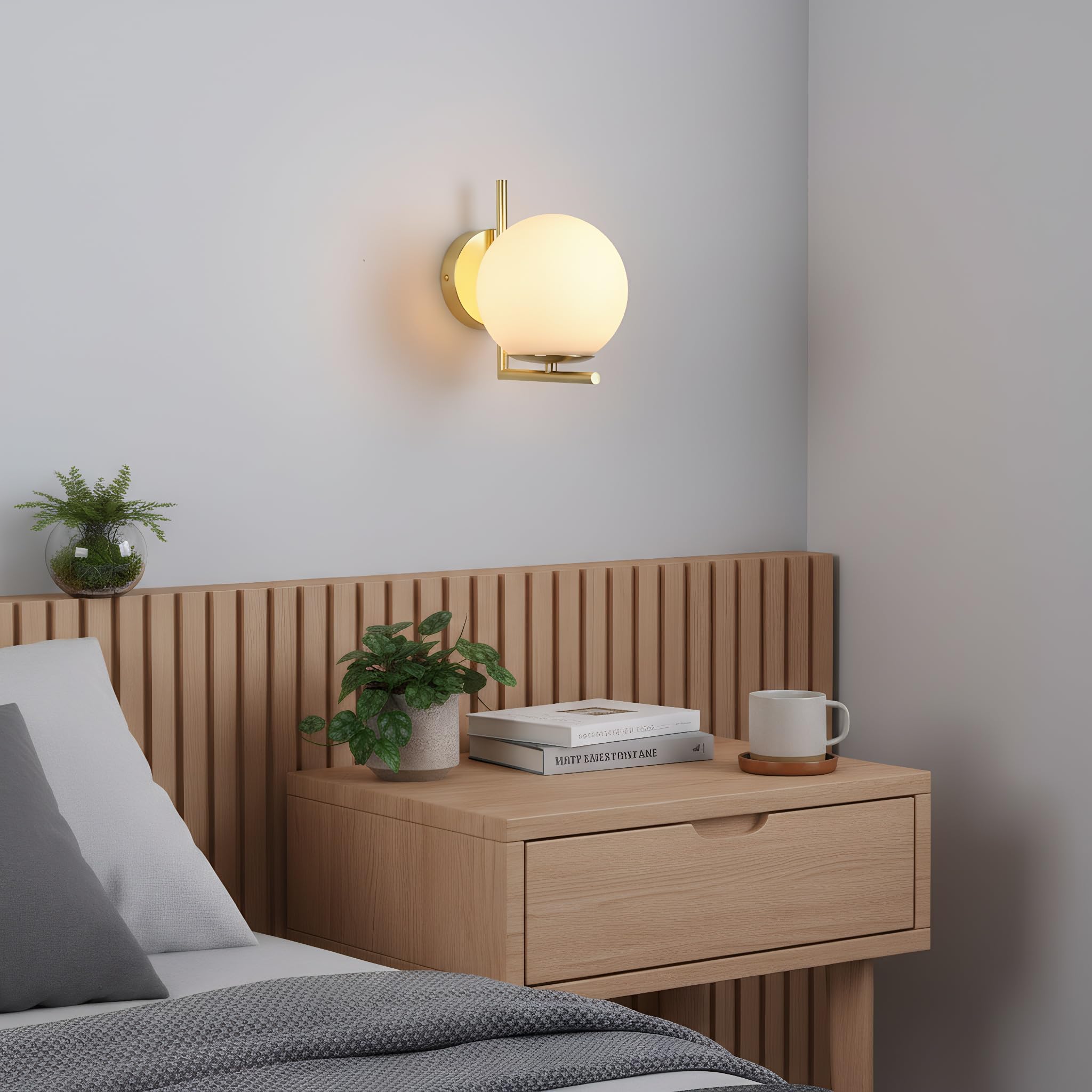 BARCELONA LED Applique Murale Boule en Verre Blanc Opalin Doré Margaret Vintage Moderne Lampe Murale Intérieure Ronde en Cristal et Métal Or Brossé E27 pour Salon Chambre Couloir Entrée Salle de Bain