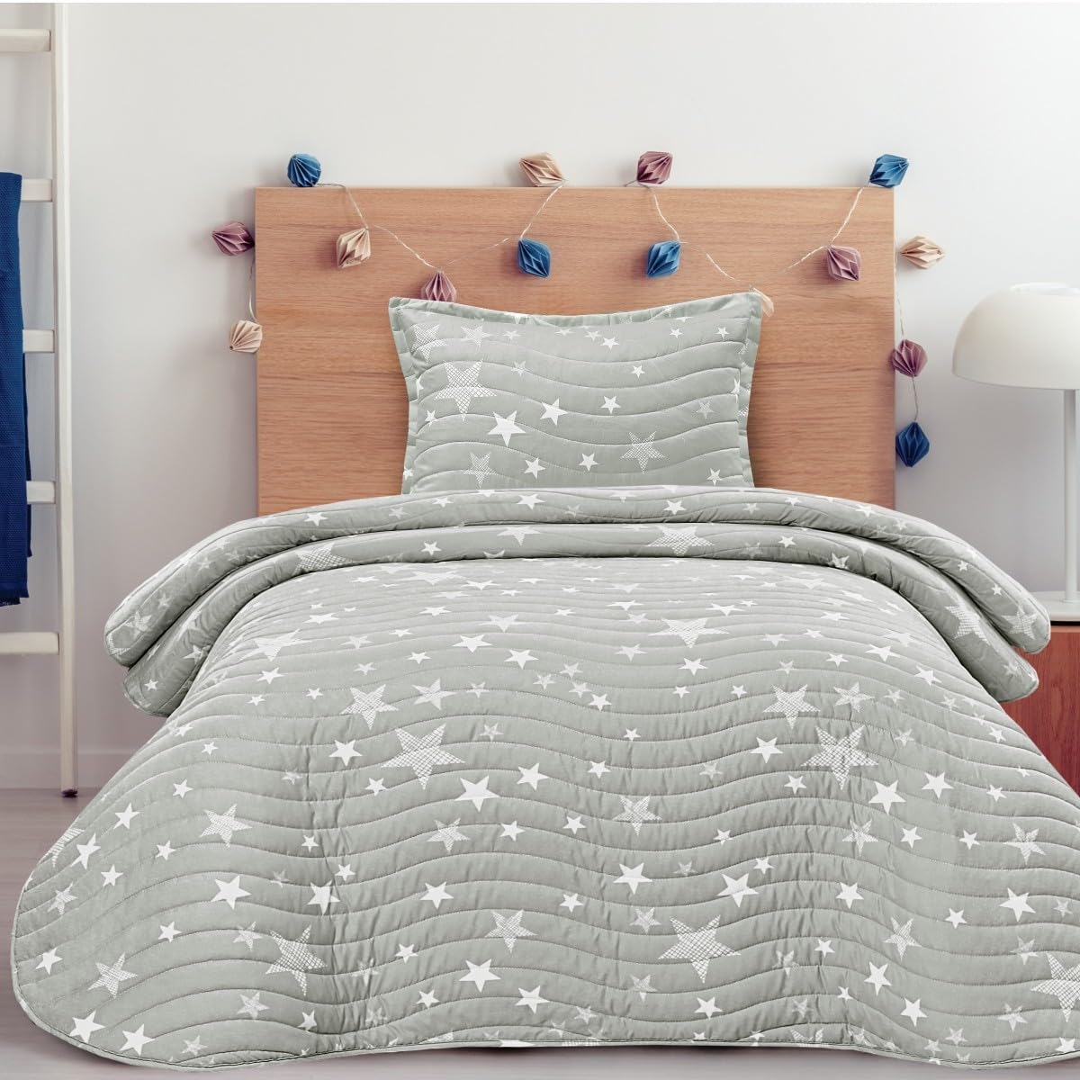 DHESTIA HOME Colcha Bouti Cosida Cama Infantil y Juvenil Modelo Estrellas Stars Gris Color Gris Talla Cama 90
